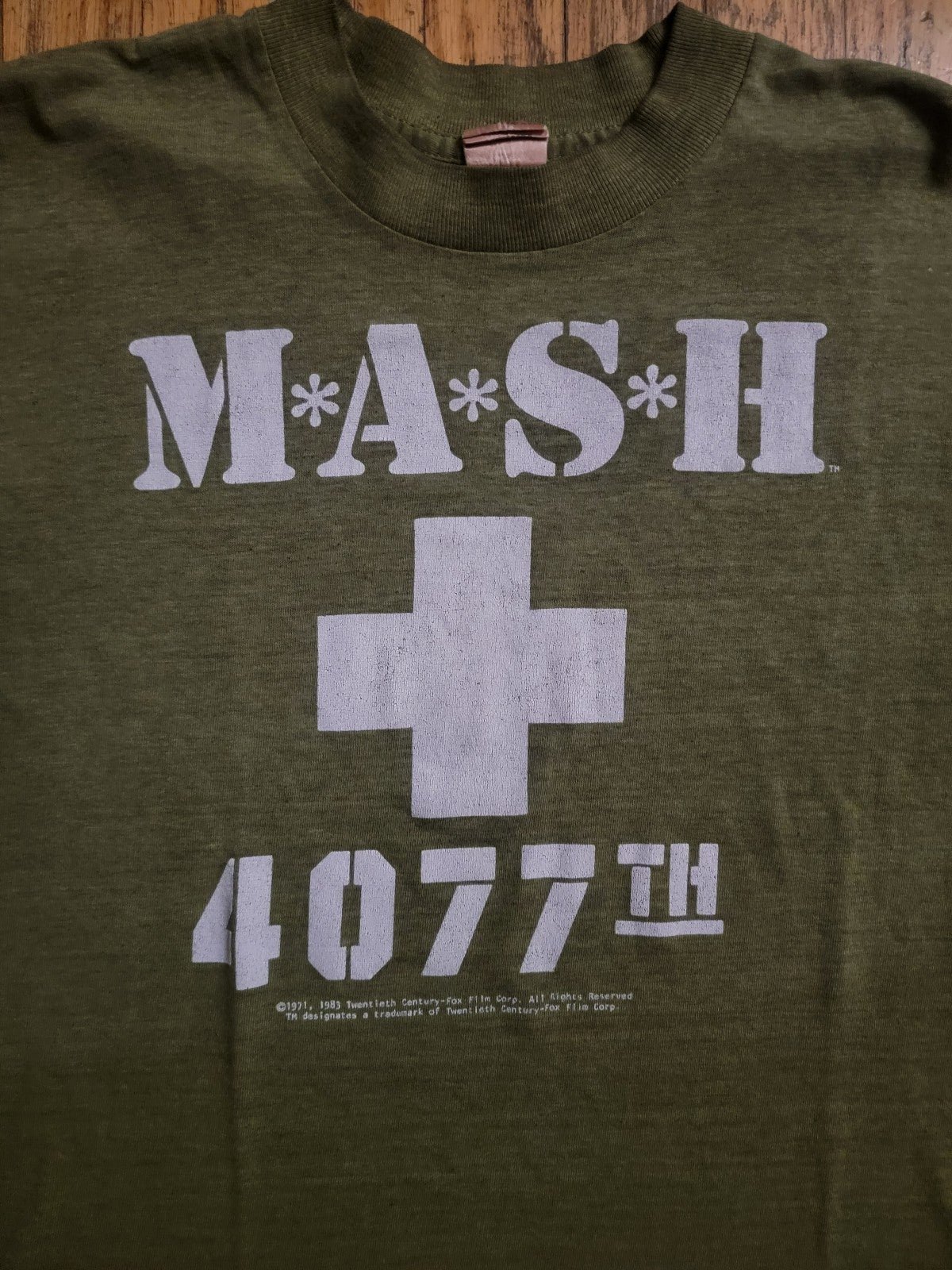 Vintage 1982 MASH Shirt TV Show Television ARMY 4077th Doctors SOLDIERS