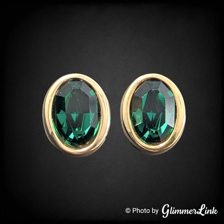 Vintage SAL Swarovski Emerald Green Crystal Oval Gold Tone Clip On Earrings
