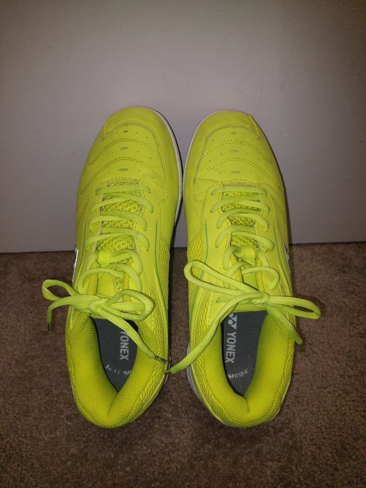 Yonex tennis shoes