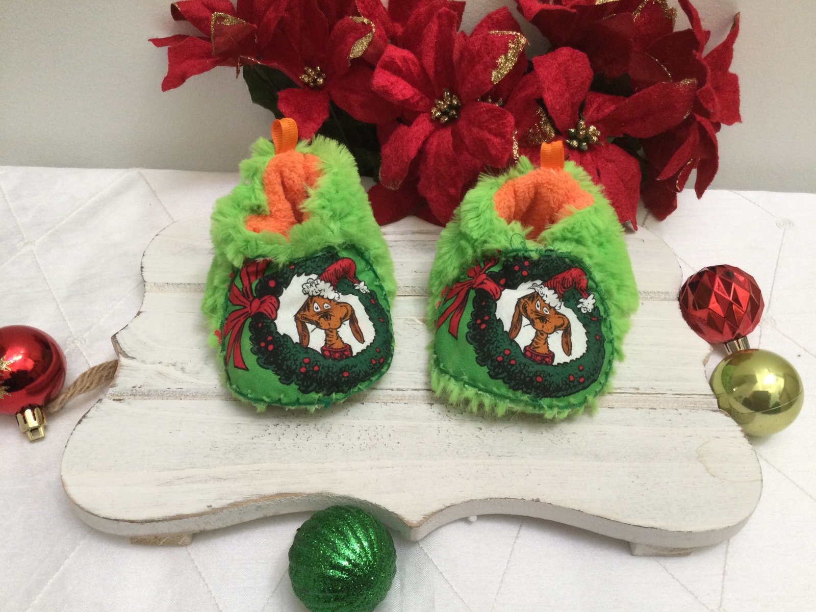 Grinch baby shoes /Grinch baby Christmas slippers. Unisex. Sz 4