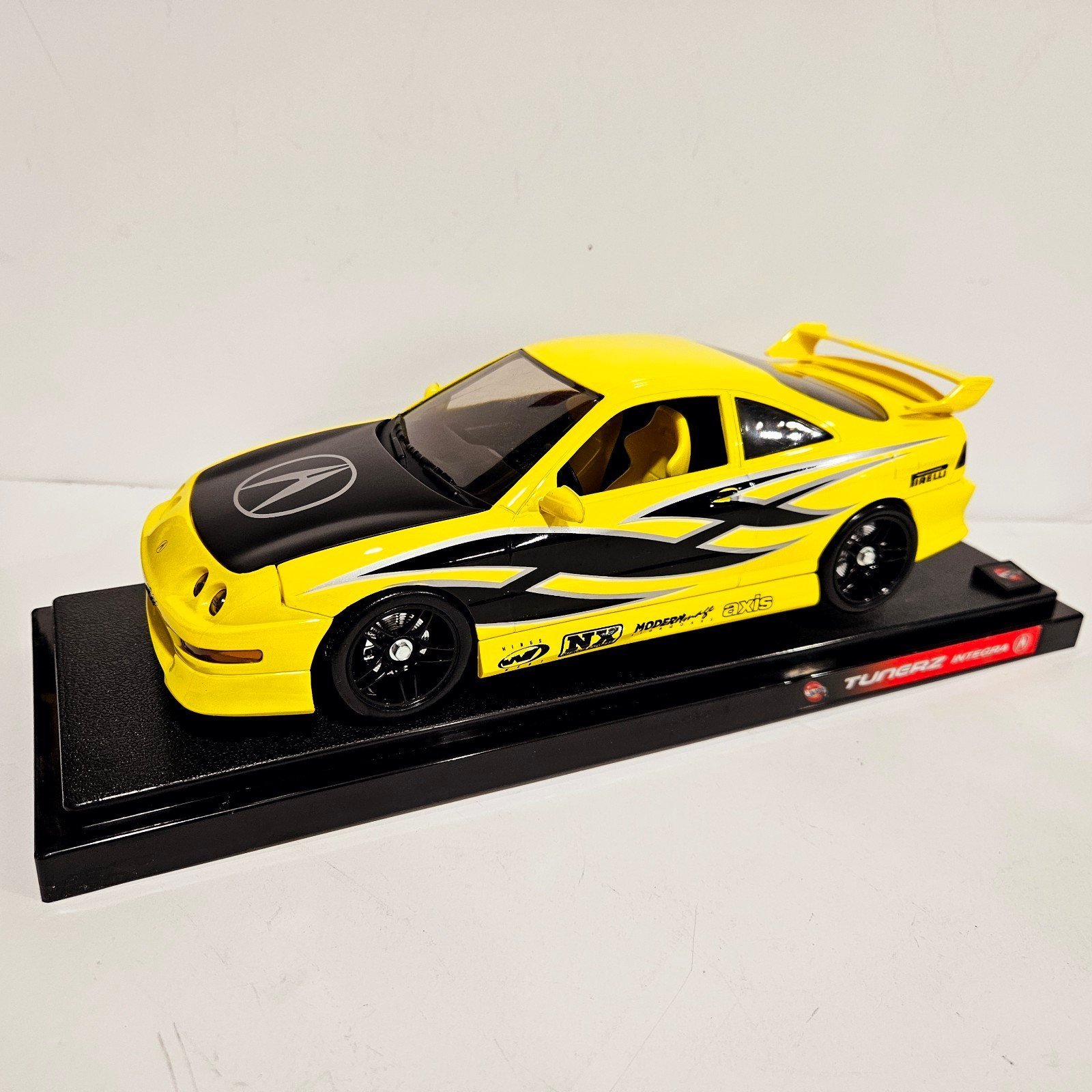 Hot Wheels Tunerz Acura Integra Die-cast 1:18 Advance Auto
