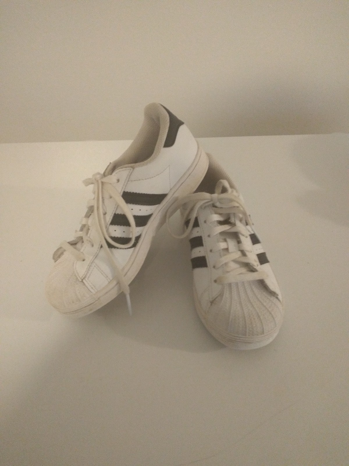 Adidas Superstar girl's white leather sneakers black stripes size 1