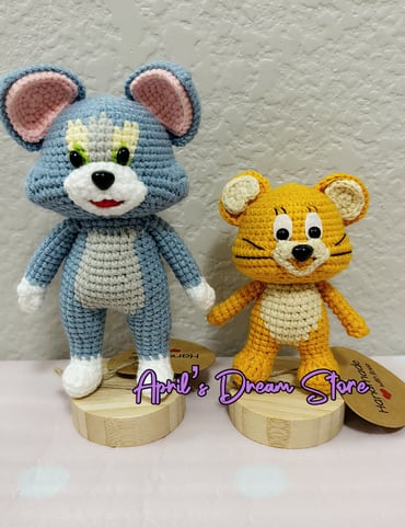 Handmade Crochet Doll Amigurumi Crochet Tom and Jerry with Display Stand