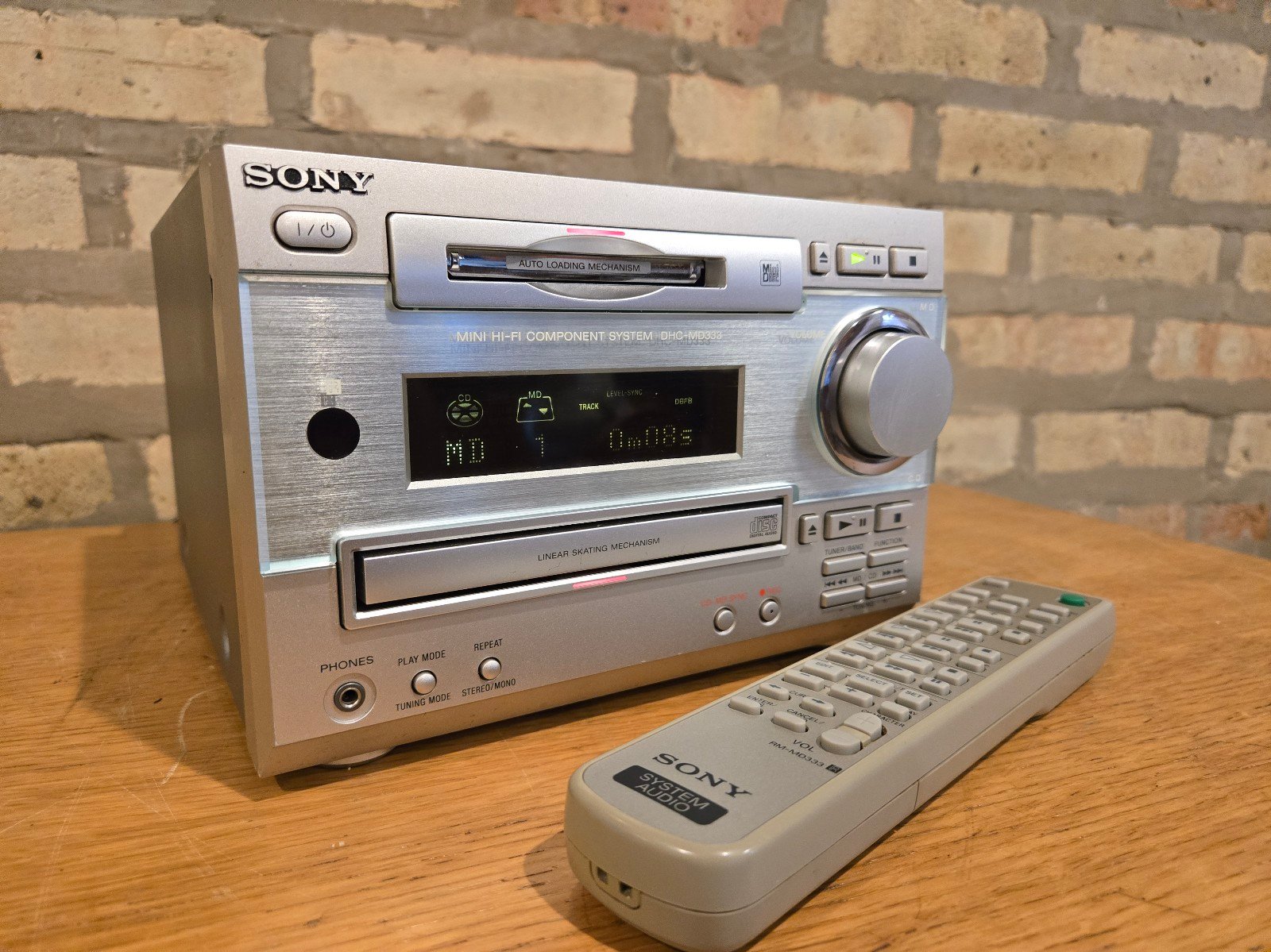 SONY DHC-MD333 HI-FI stereo md/cd/?tunner w/?remot tested working