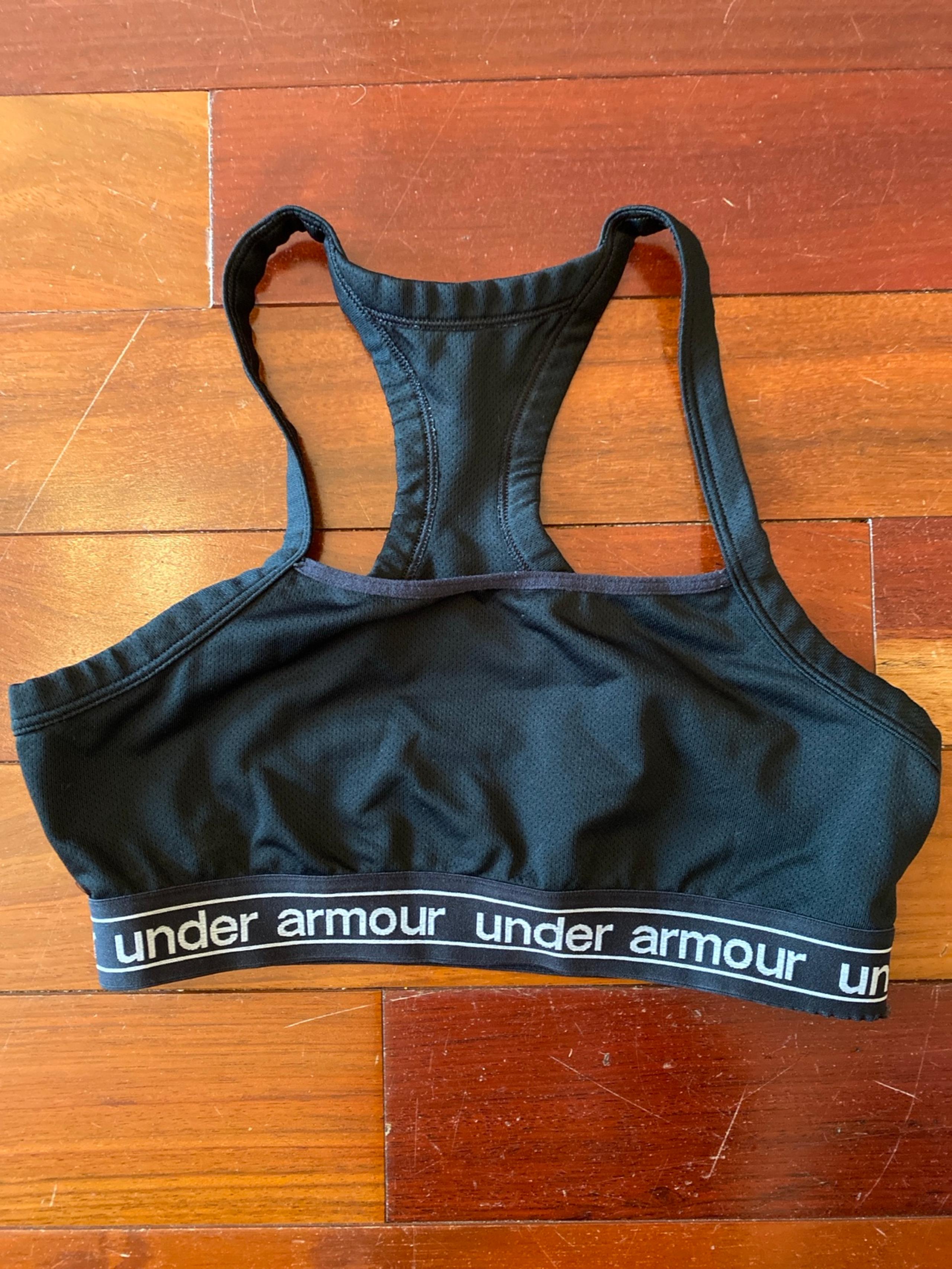 Under Armor Sports Bra Women’s Size Small - Under Armour