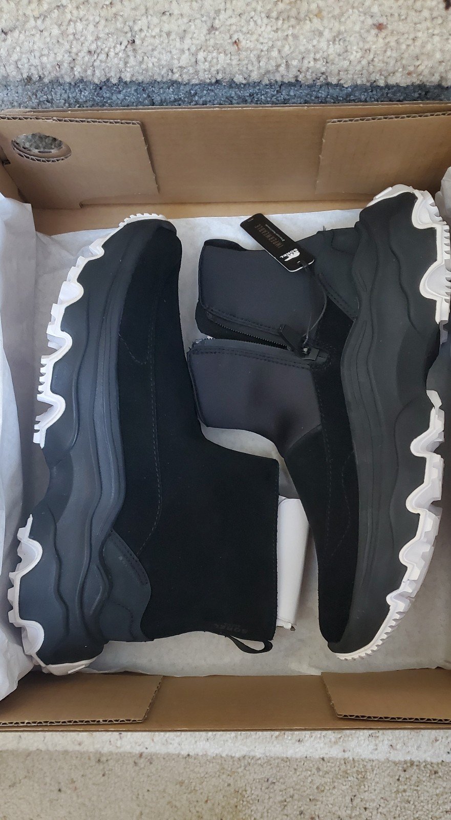 NIB & NWT Sorel Kinetic Waterproof boots