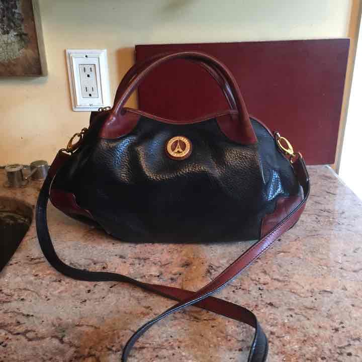 La Tour Eiffel Handbag ::NEW