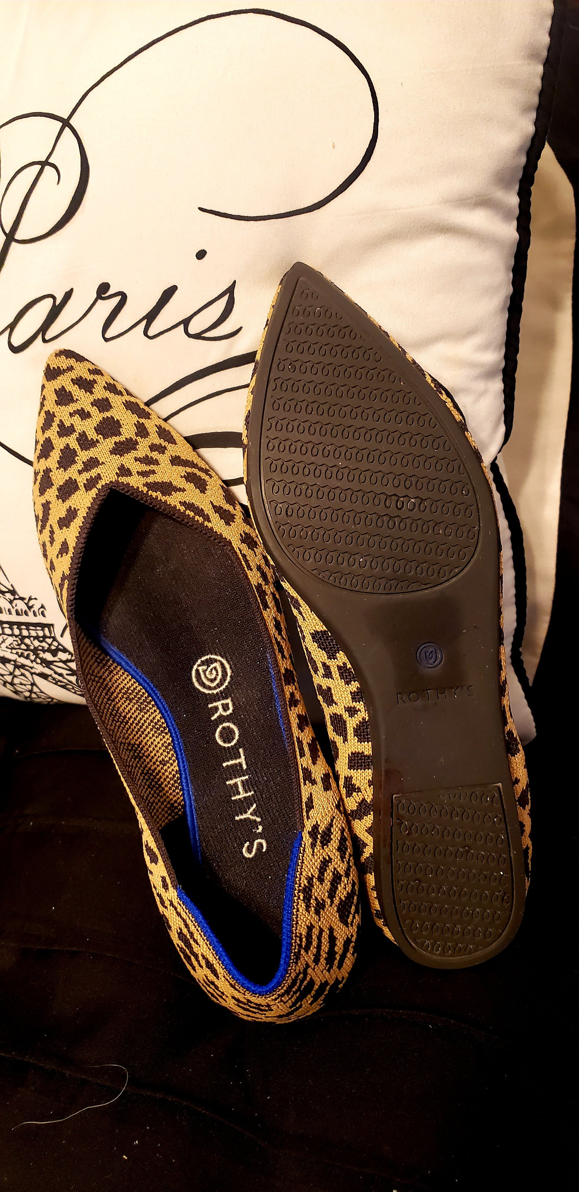 rothys 9.5 like new to small for me.