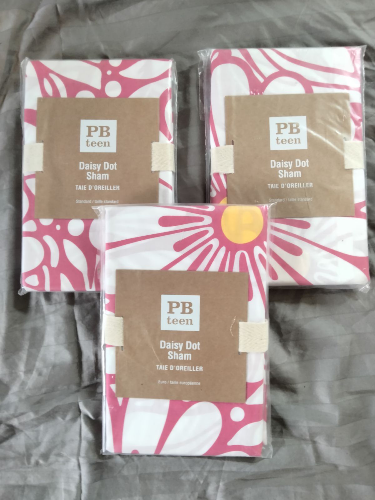BNWT Daisy Dot Shams Set Of Three 2 Standard 1 Euro