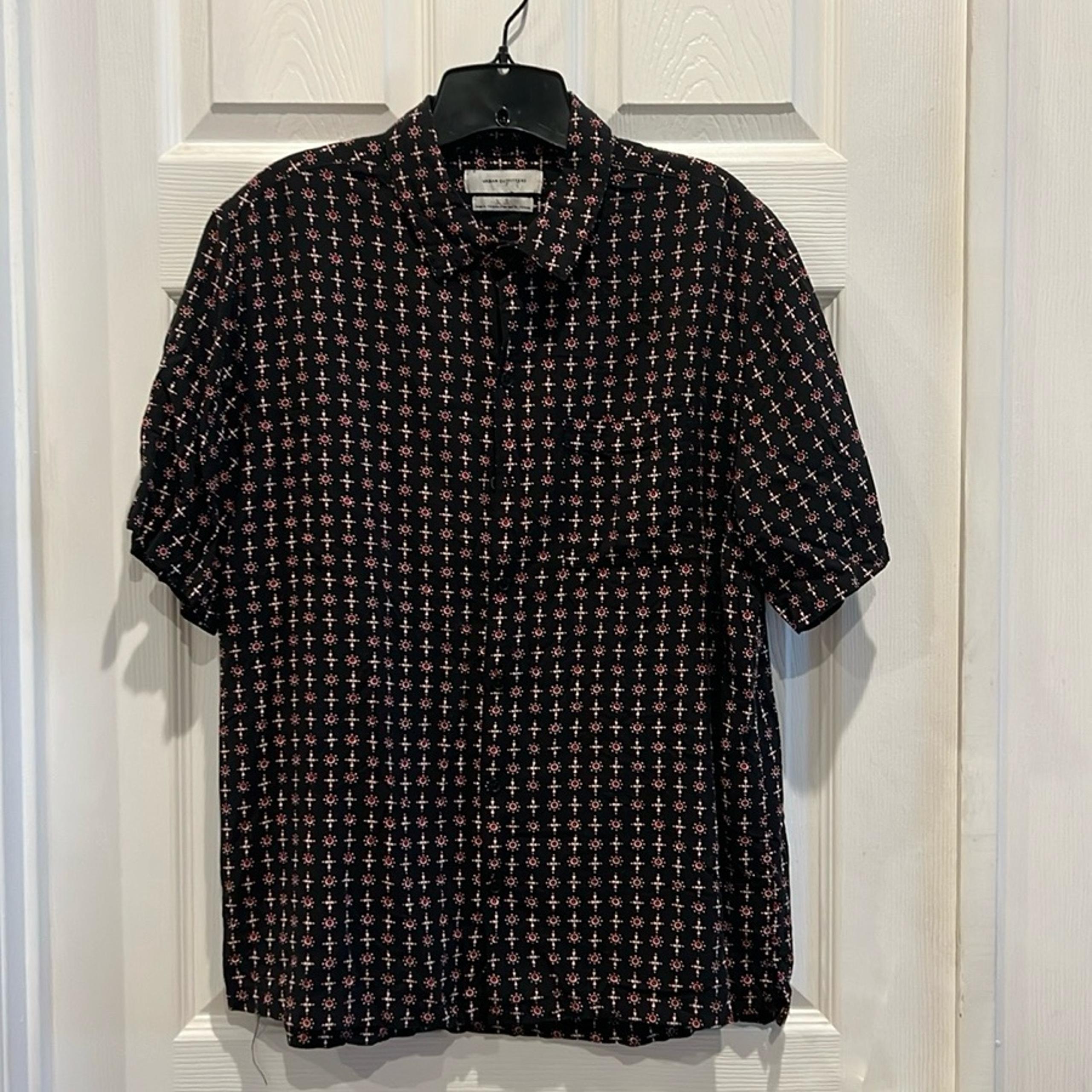 URBAN OUTFITTERS Men’s Button Down Shirt