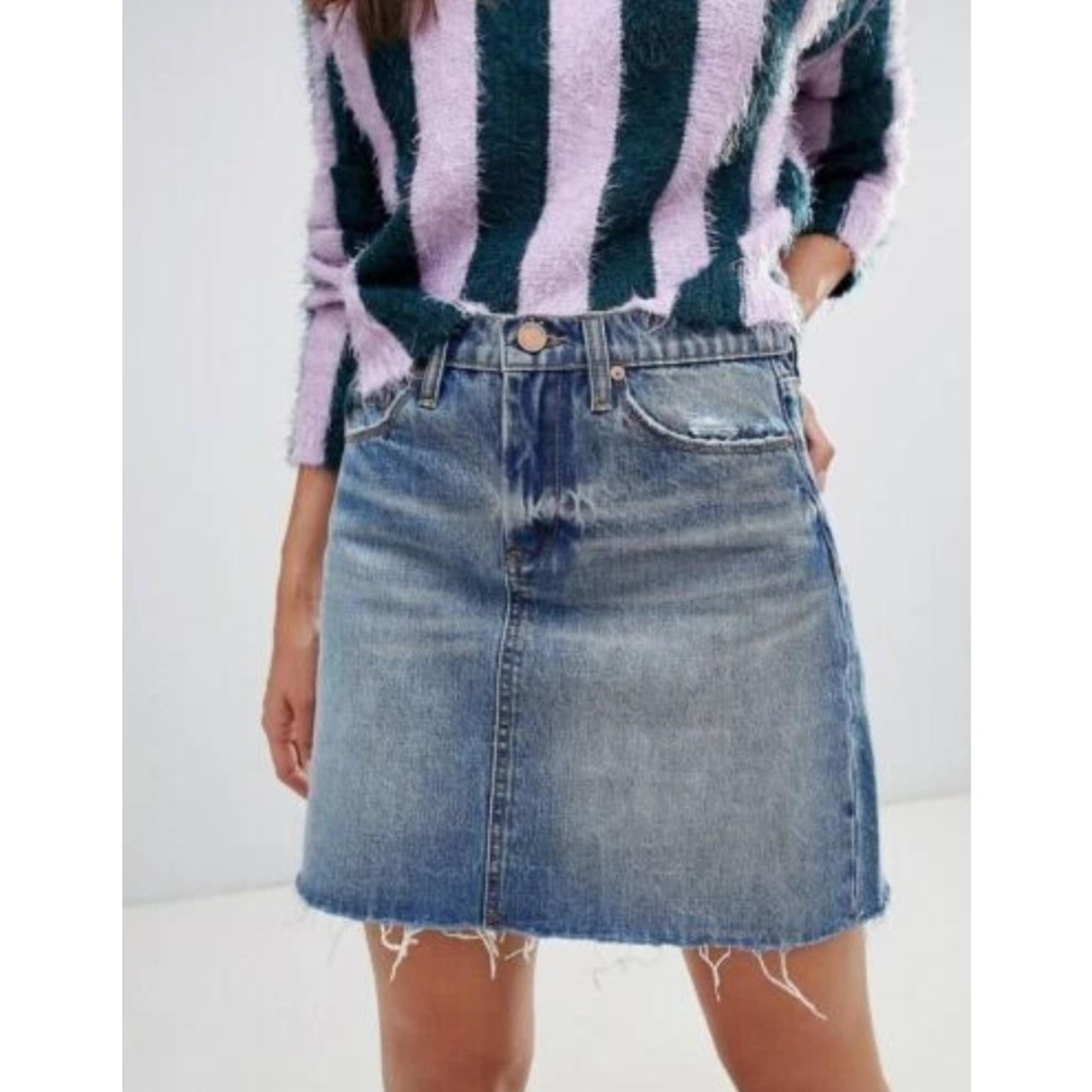 Blank NYC Distressed Raw Released Hem A-Line Y2K Denim Jean Mini Skirt Size 29