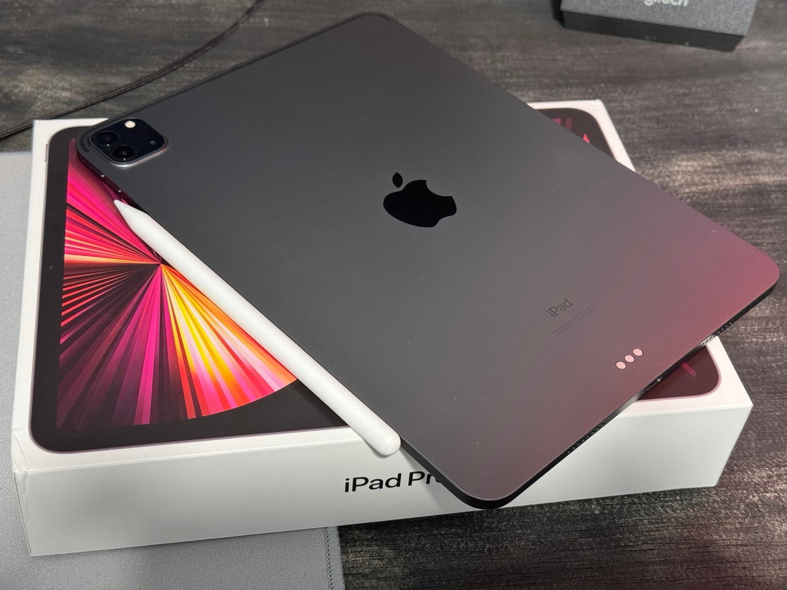 iPad Pro 11” M1 with Apple Pencil & Brydge Keyboard