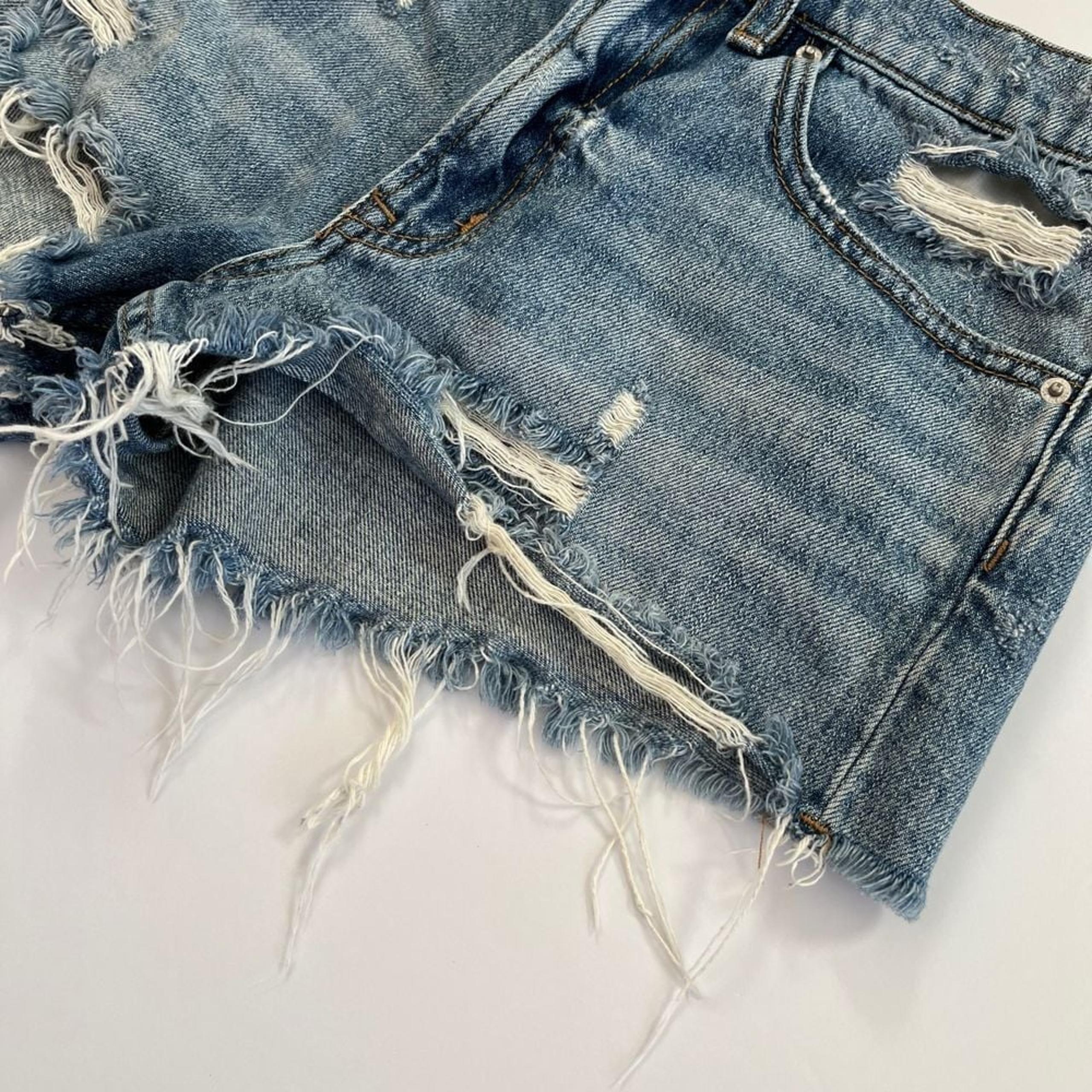 BDG Urban Outfitters Womens Denim Ripped Distressed Shorts, BDG UO Cut Ripped
