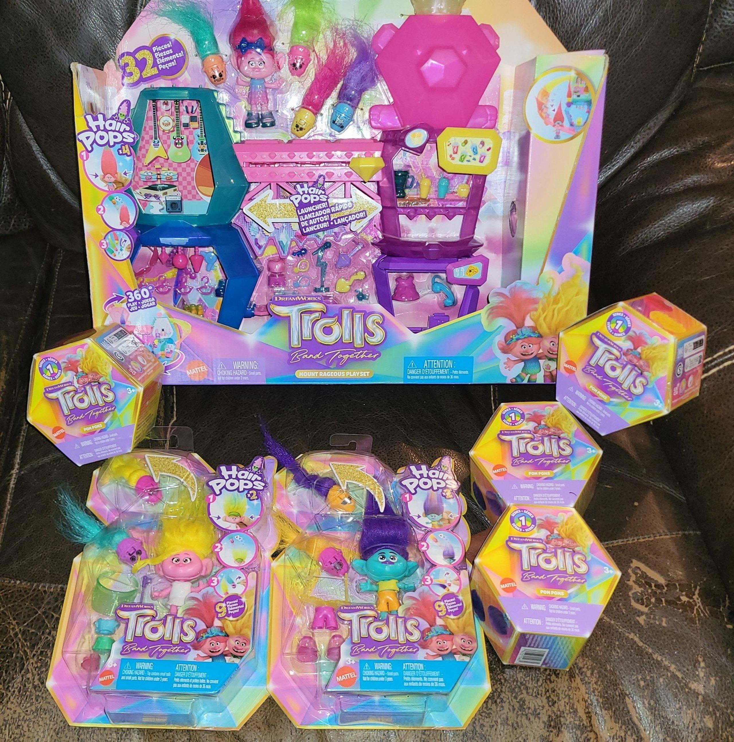 Trolls Band Together Bundle 1 Mount Rageous Playset, 4 Pom Poms, 2 Hair Pops New