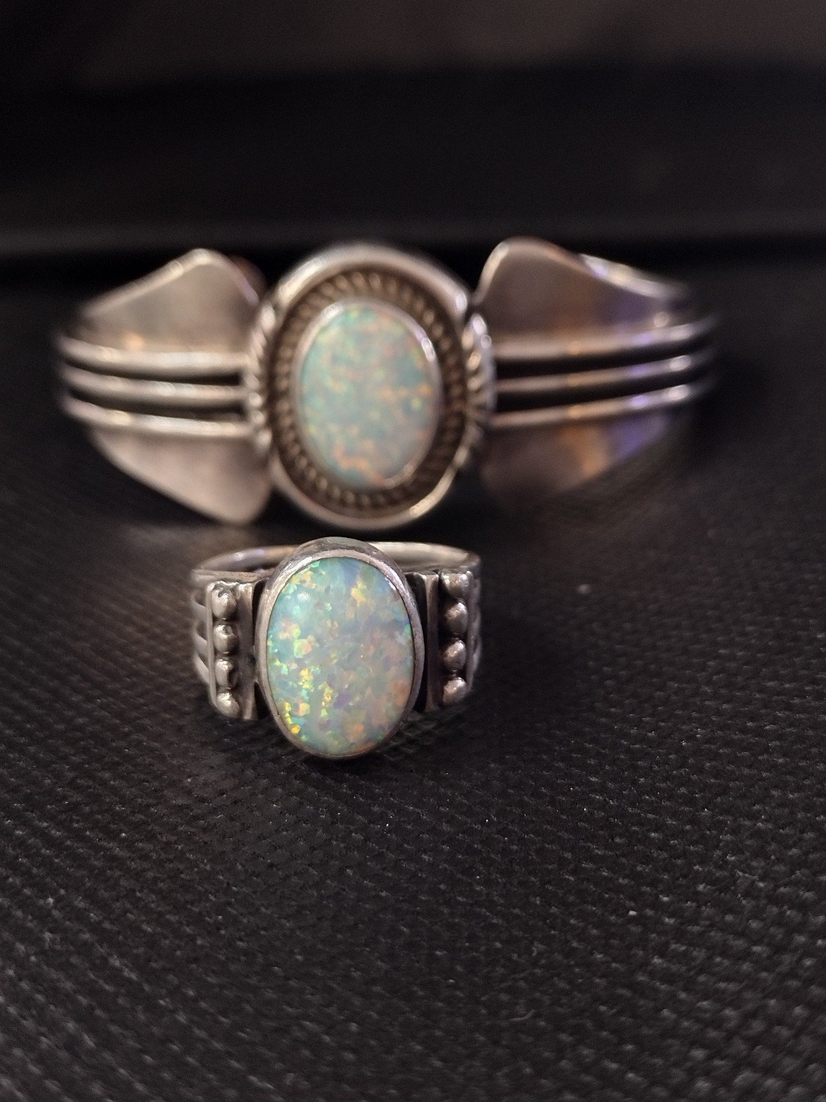VINTAGE PRE-OWNED L. JAMES NATIVE INSPIRED NAVAJO OPAL STERLING SET