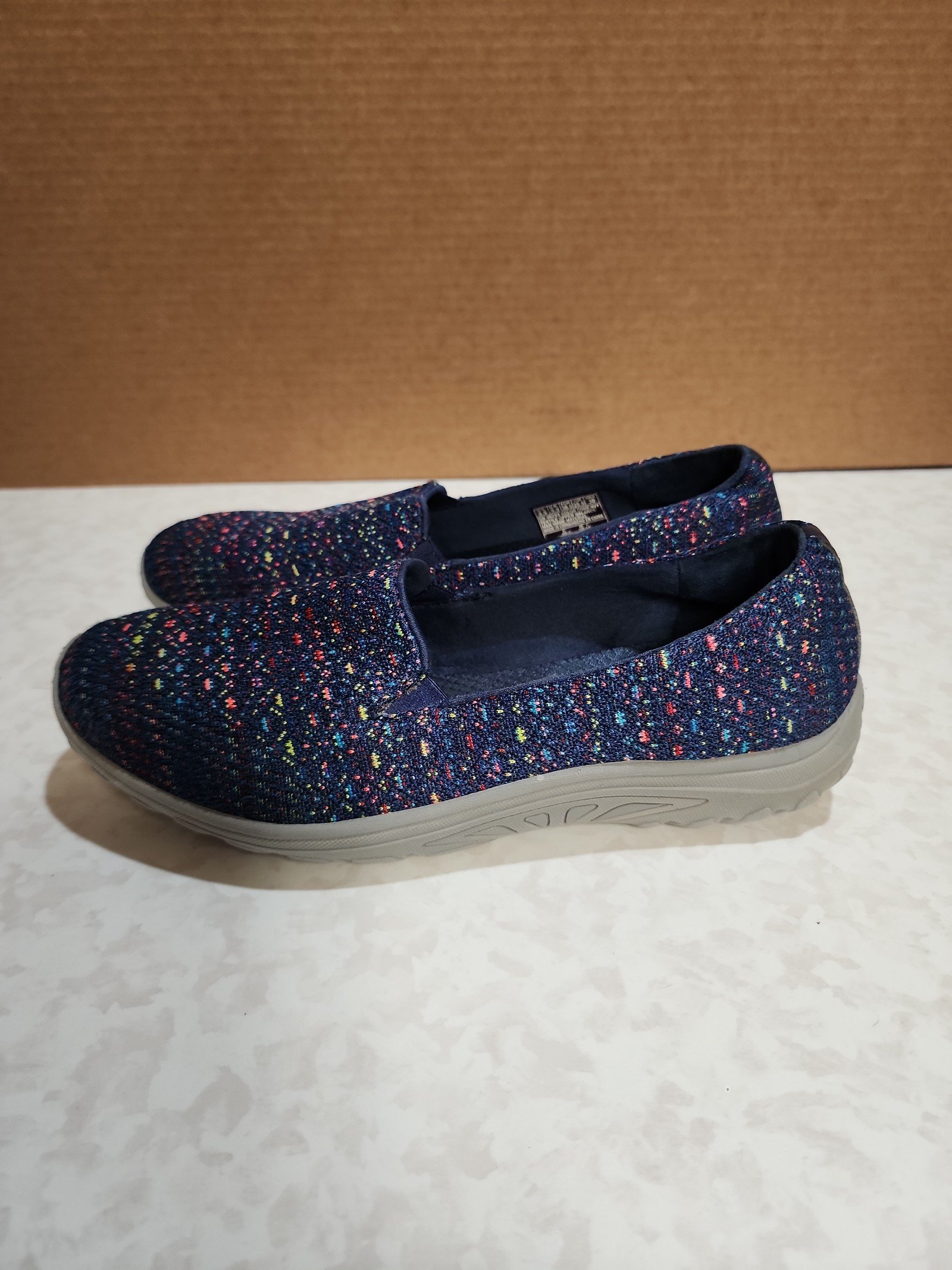 skechers slip ons women's 8.5 great condition number 436