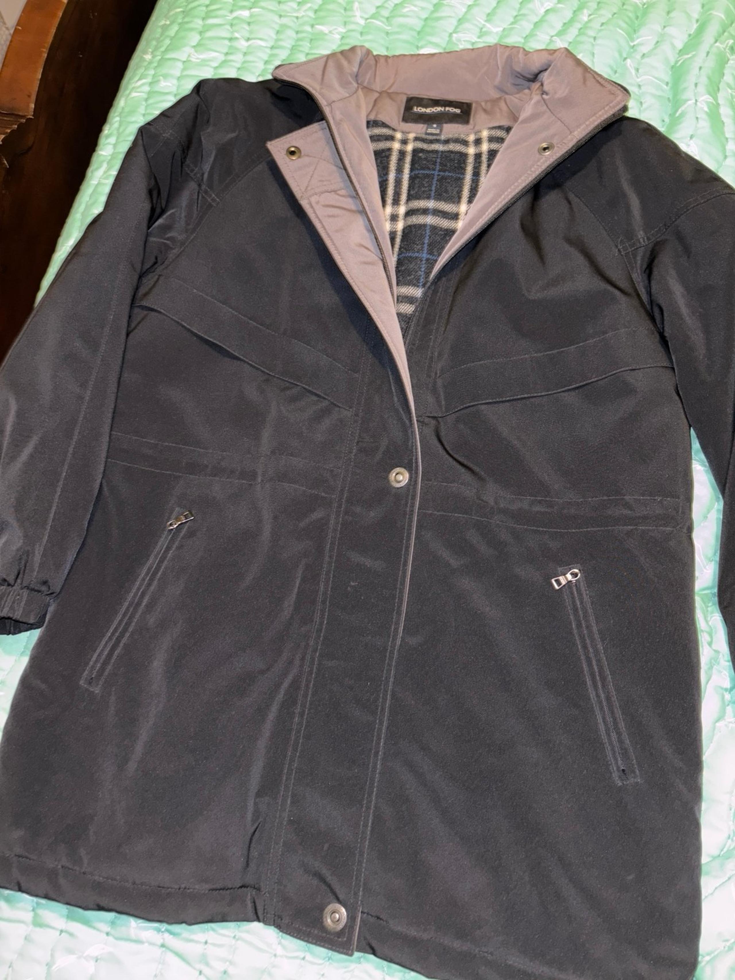 women’s short trench coat sz small - London Fog