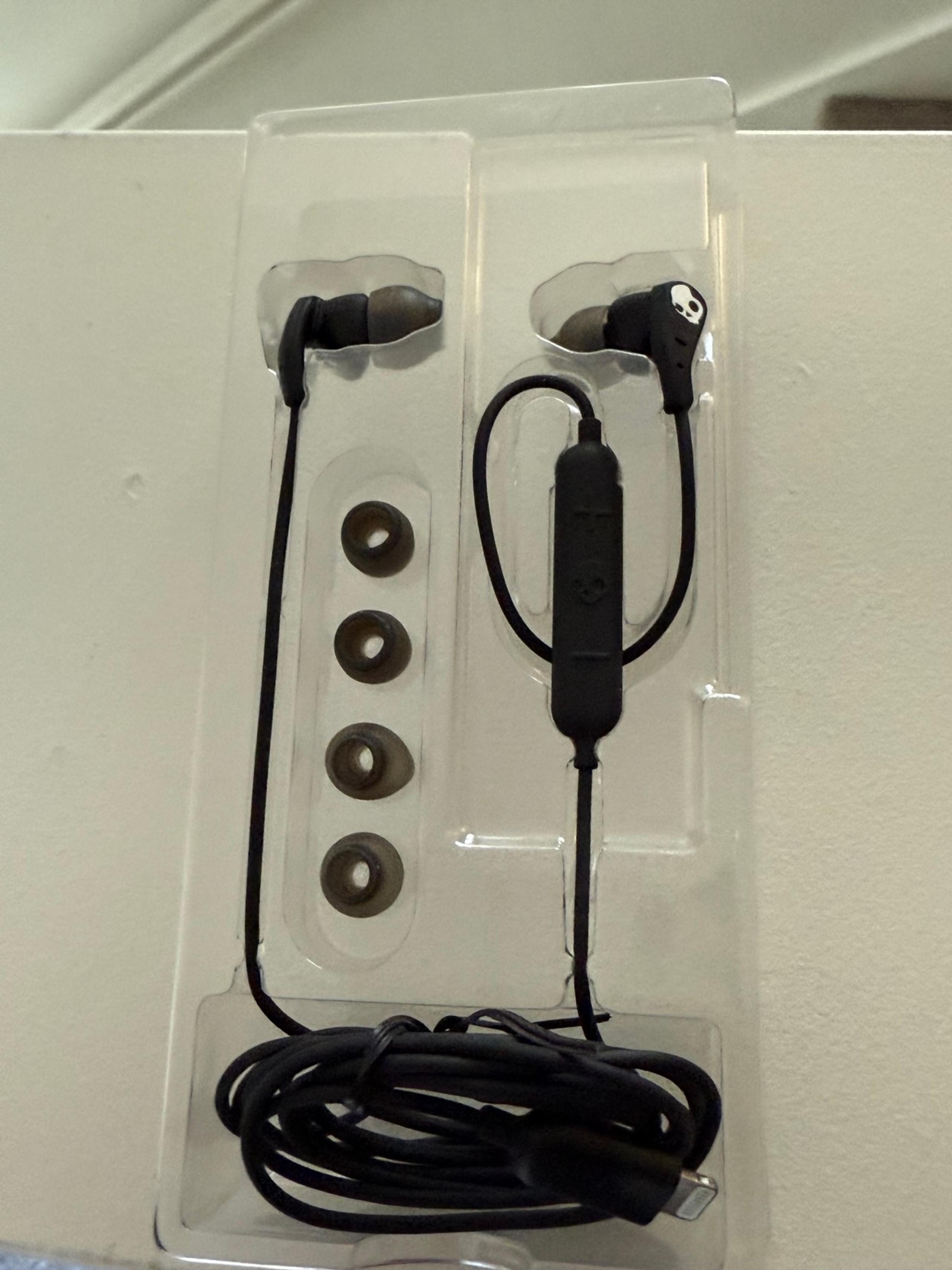 Skullcandy Earbuds (lighting)