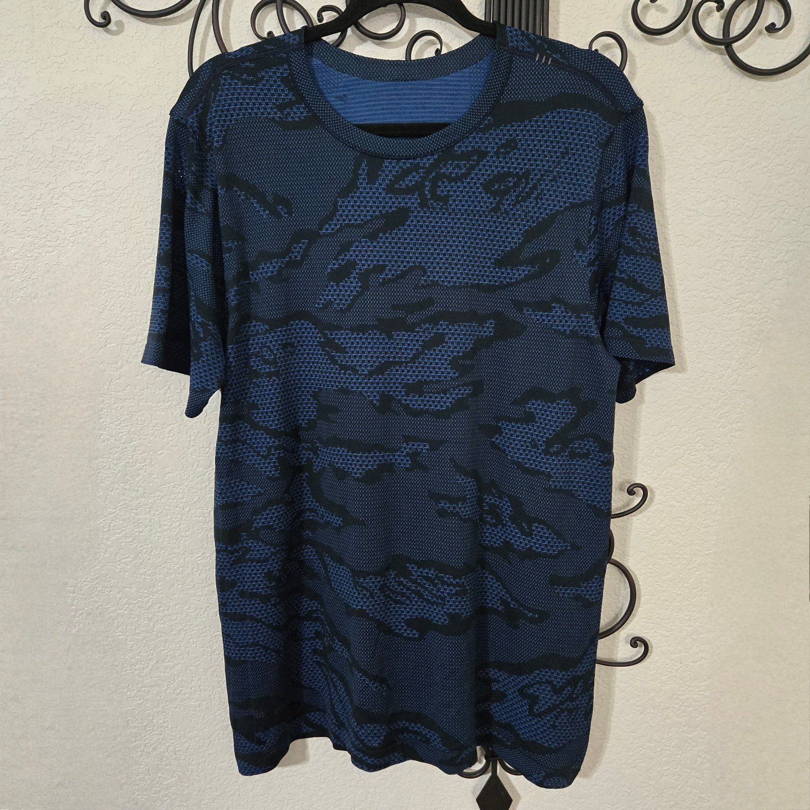 LULULEMON USA Metal Vent Breathe Tee | L