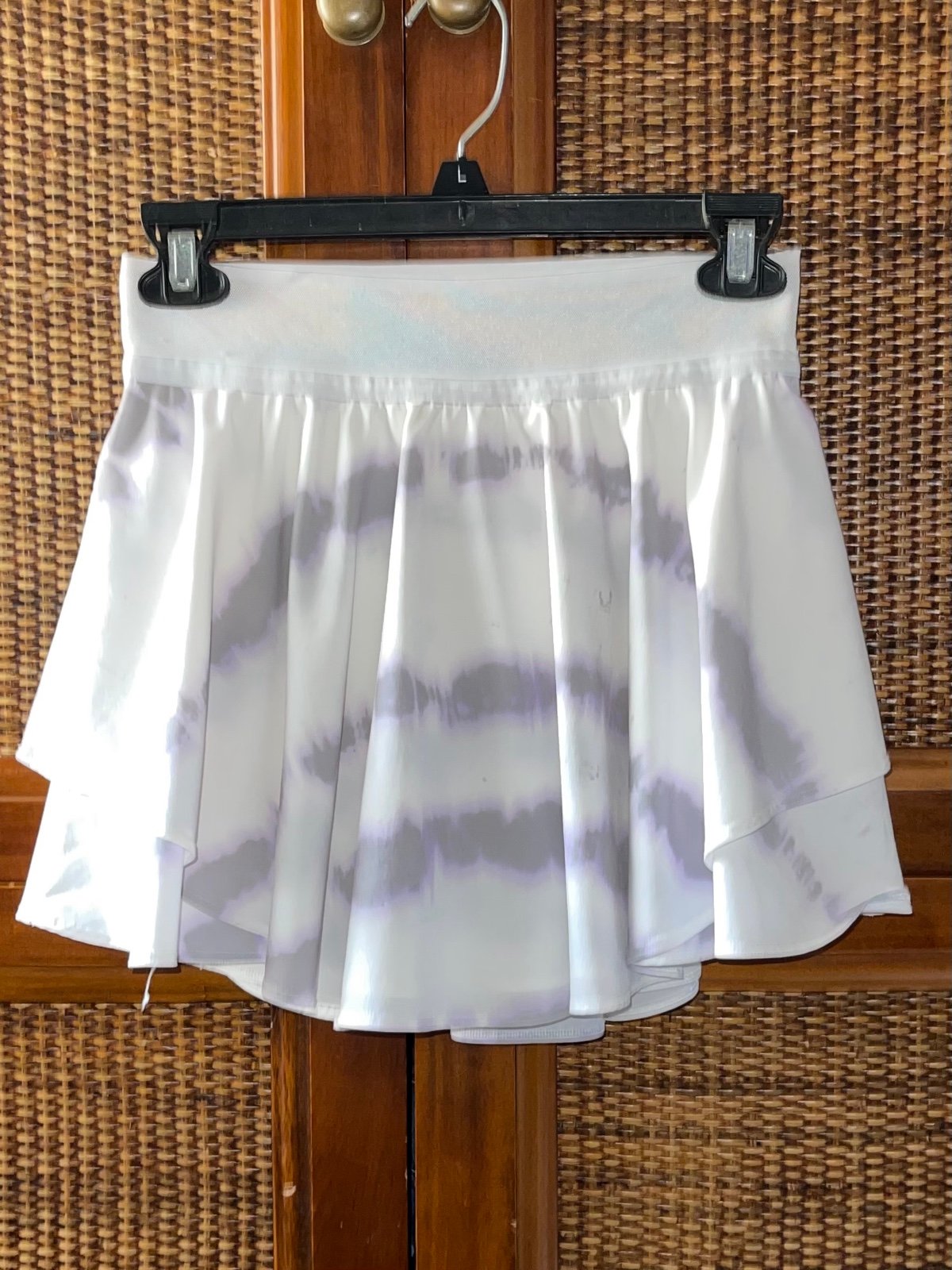 Lululemon tie dye skirt size 4 tall (white, purple & grey)
