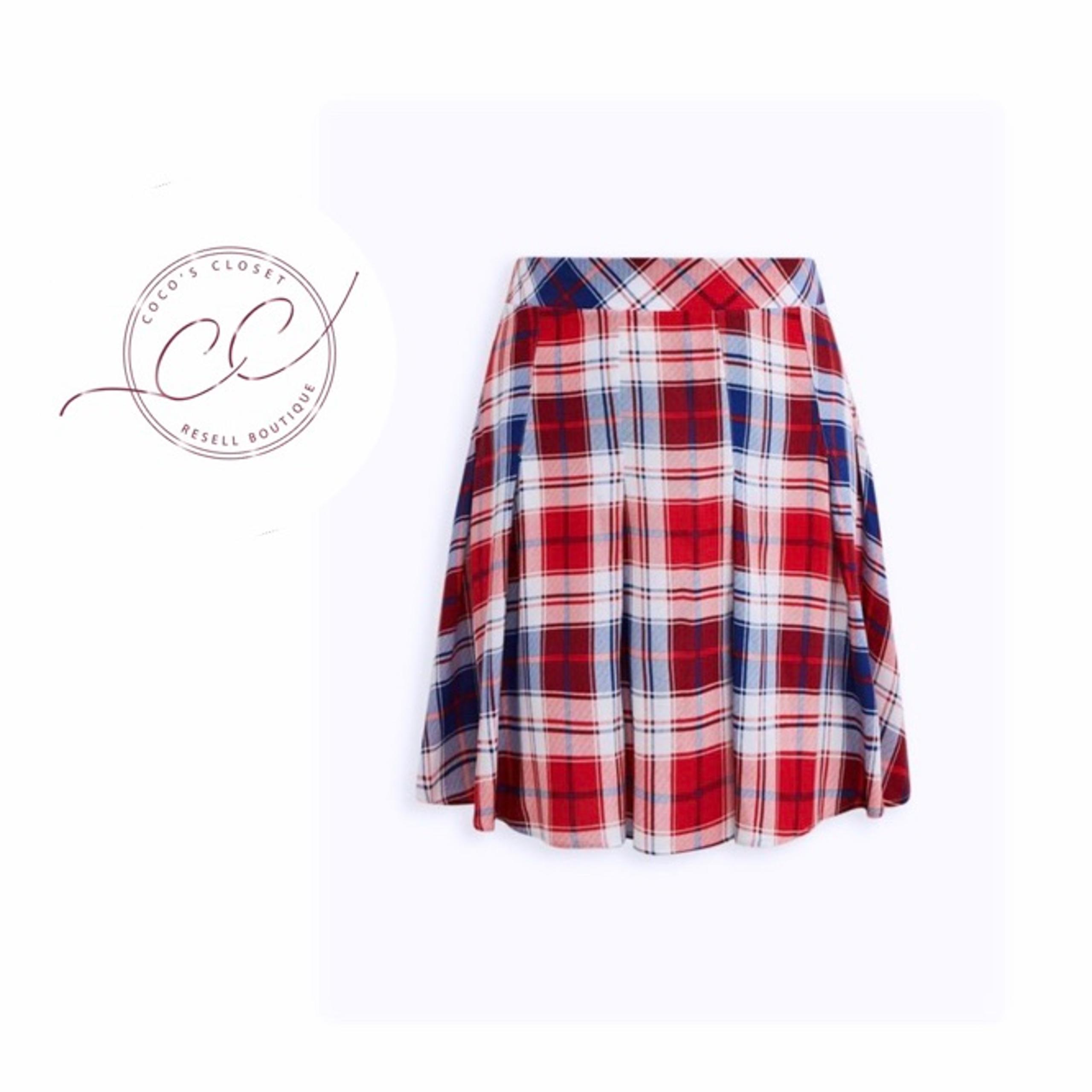 NWT• Torrid Pleated Skater Skirt