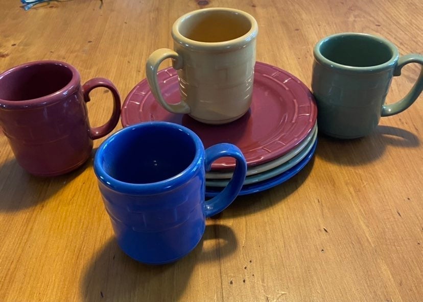 Mugs & dessert plates