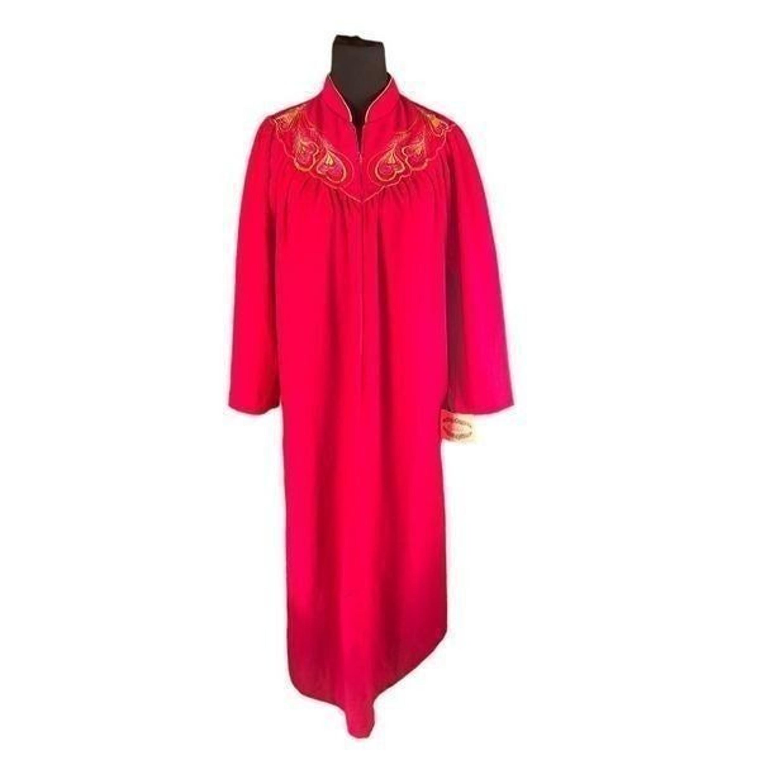 Vintage 80’s cachet ruby fuchsia woman’s nightwear zip up robe large embroidered