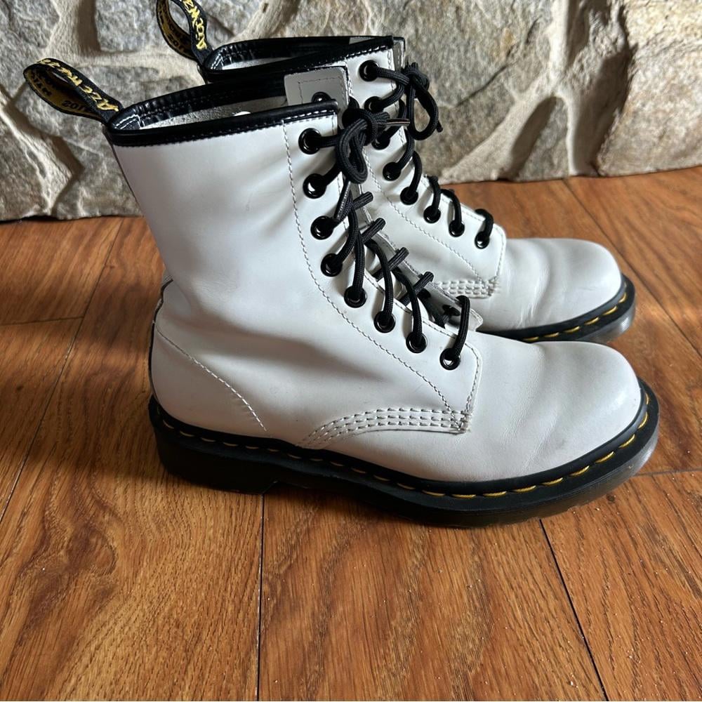 Dr. Martens Docs Doc Martens Boots Smooth White Leather 11822 | Size 6 EU 37
