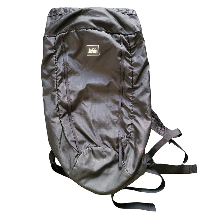 REI Flash18 Black Backpack Daypack Ultralight Hiking Travel Water Hydration Tote