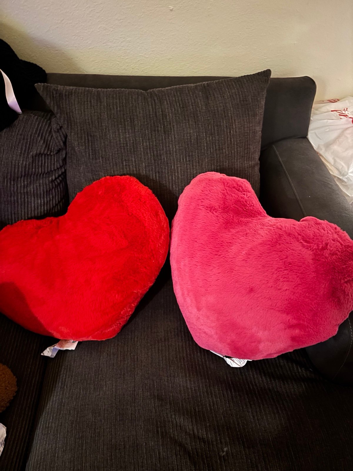 Heart shapes decorative plush pillows
