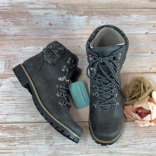 White mountain cheap gray boots