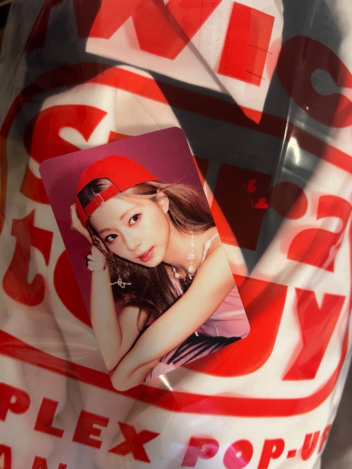 Tzuyu photocard strategy LA pop up exclusive pc