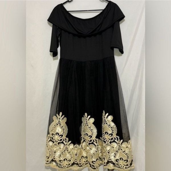 Off Shoulder Lace Tulle dress Size 2XL