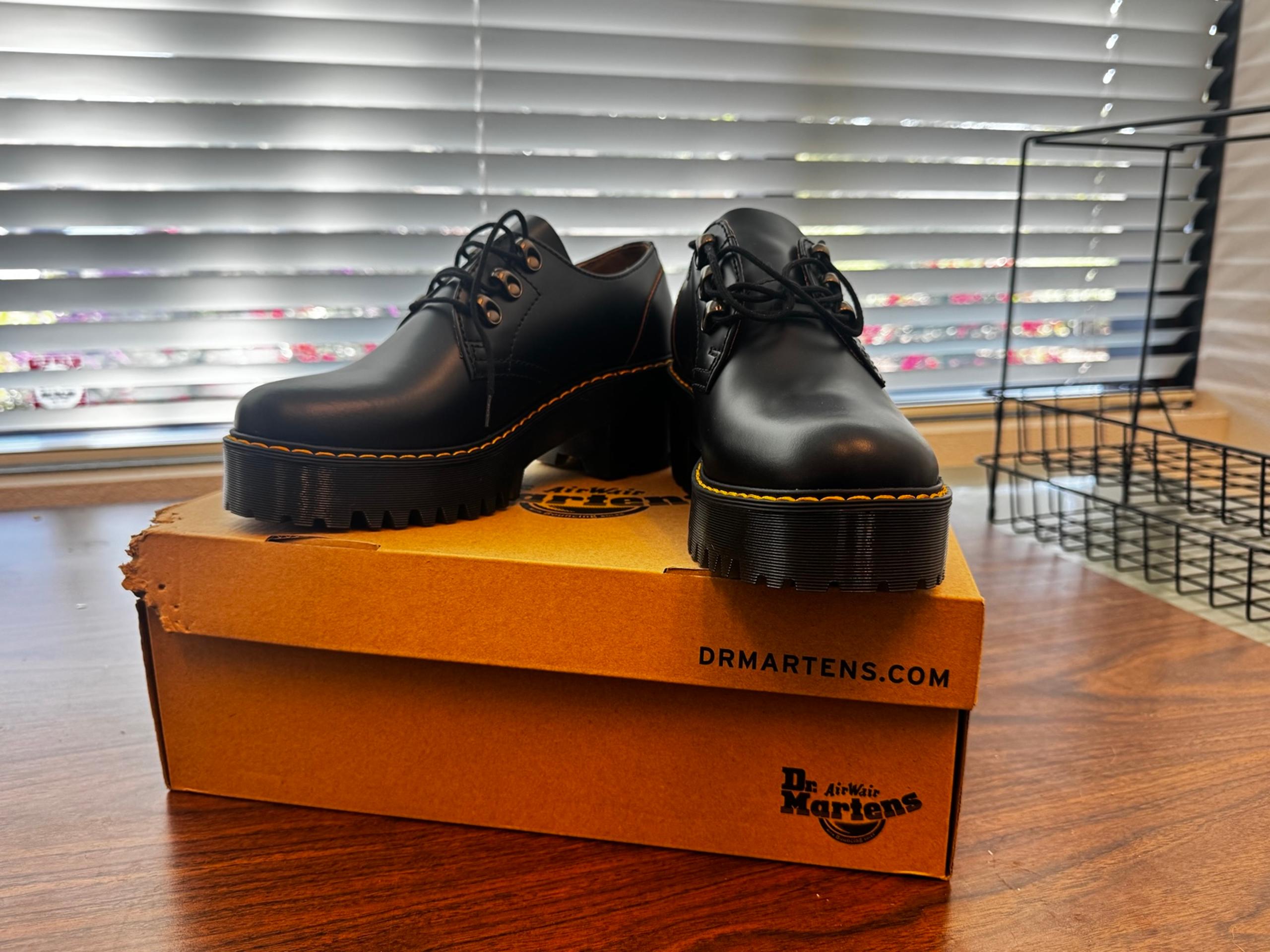 Doc Martens LEONA LO Platform Shoes/ Boots Women US 9 Black Leather New