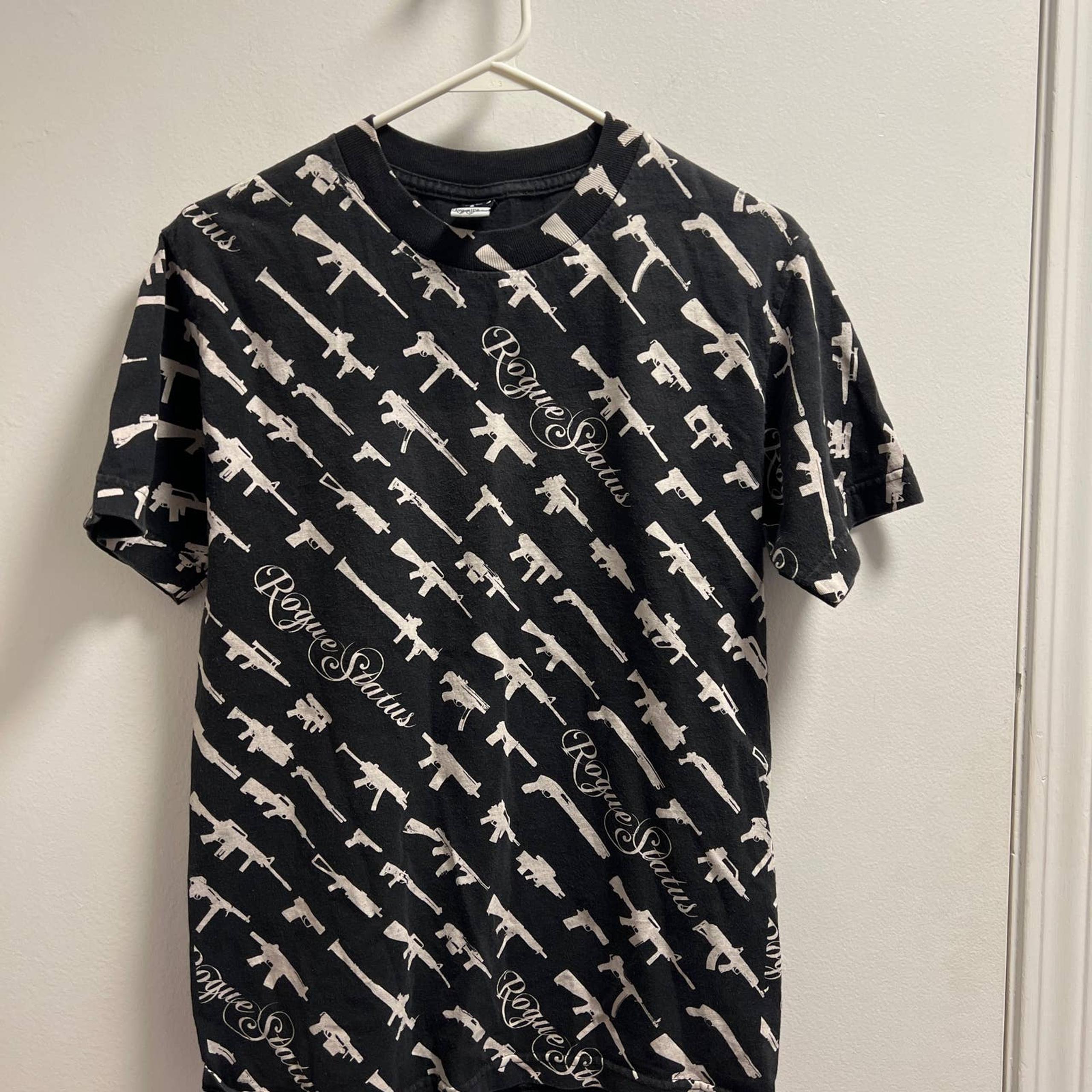 * Vintage Rogue Status Gun Show T-Shirt