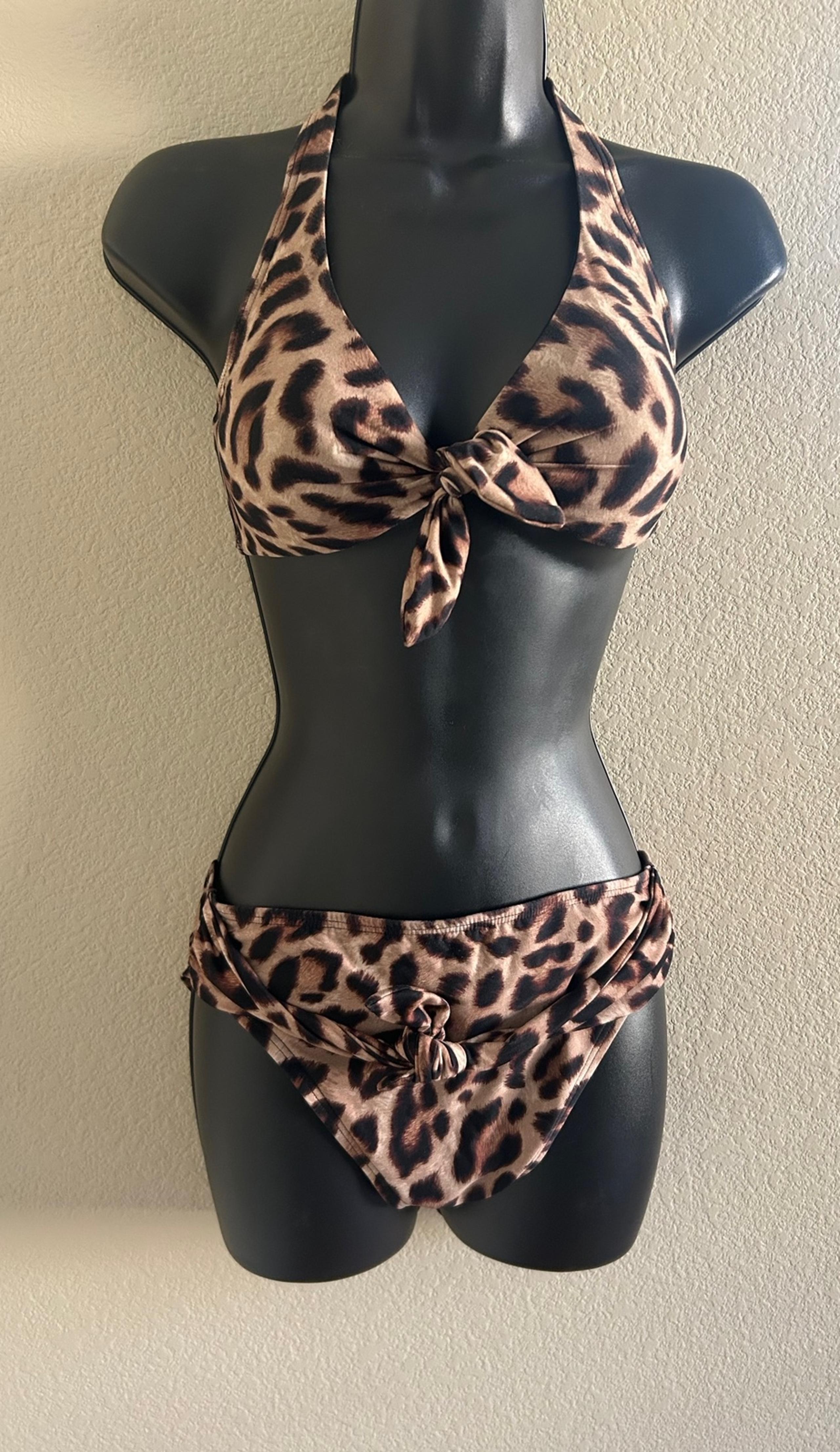 Carmen Marc Valvo cheetah Bikini set size SP
