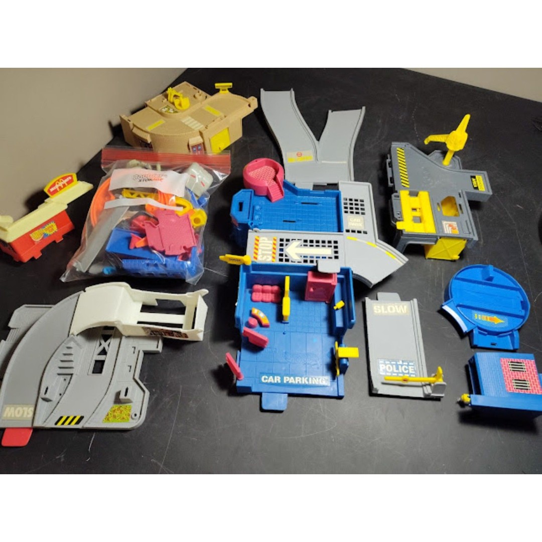 Huge Vintage Lot of Hot Wheels Various Pieces & Accessories