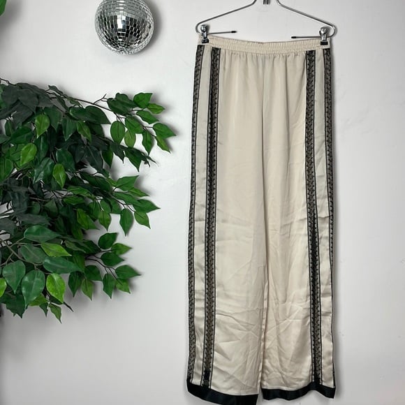 VICRORIA’S SECRET wide leg satin silk lace cream black sleep pants medium