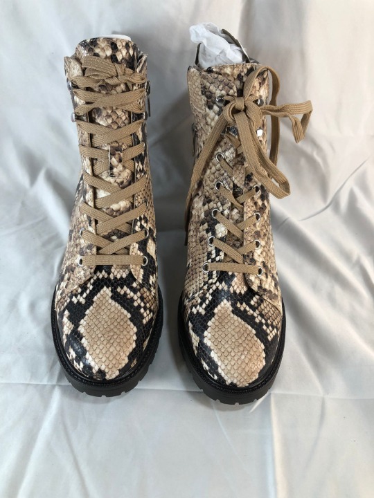 Leather Lace-Up Ankle Boots - Gaviana