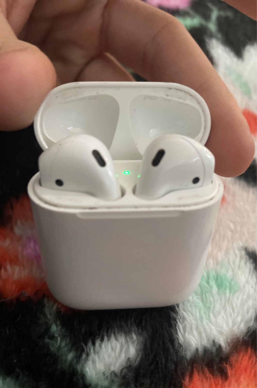 Apple AirPods 2nd Generation w/Wireless