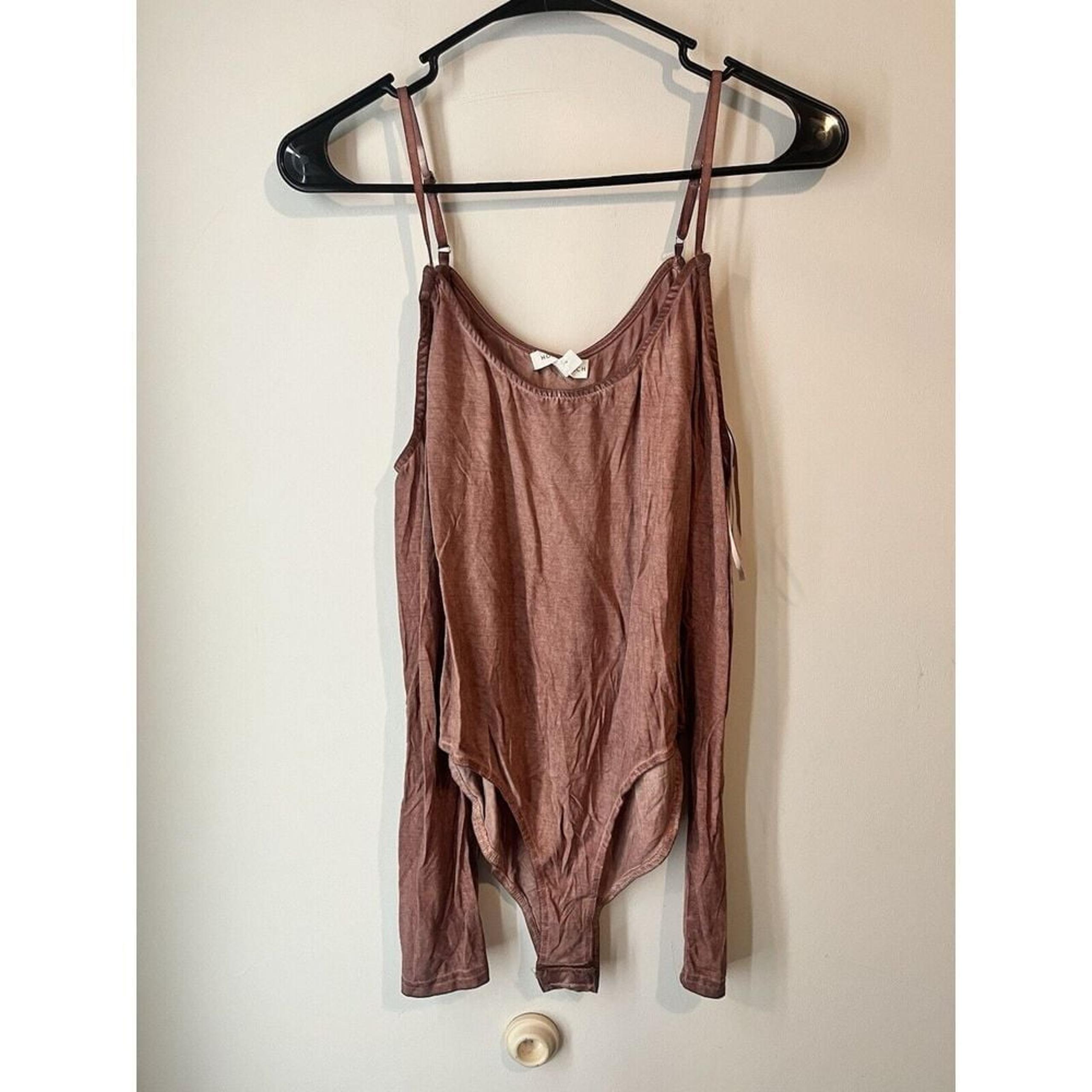 Honey Bunch Boutique Peep Shoulder Long sleeve Body Suit Size Small