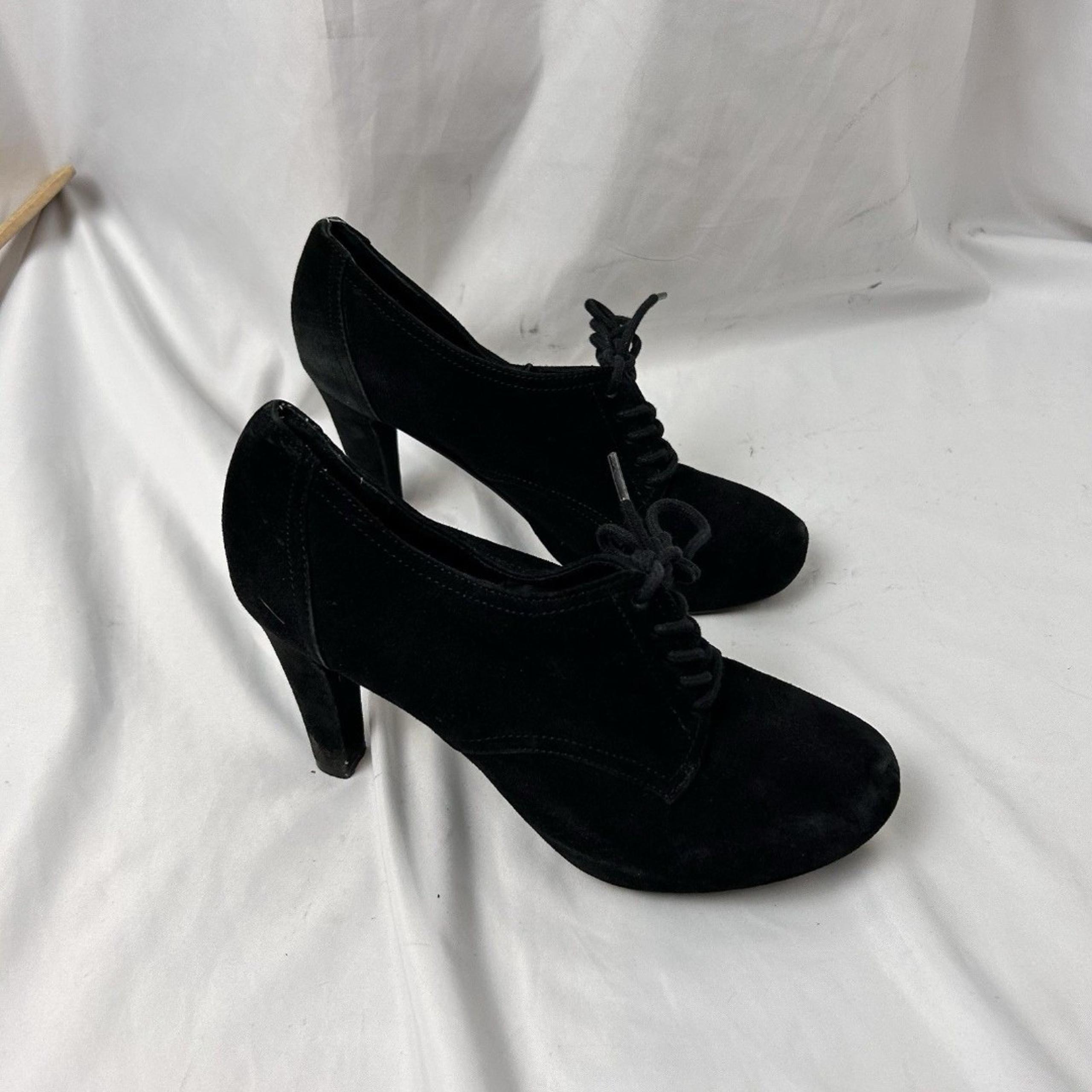 ME TOO Oxford Pump Sz 6.5 M Lace Up Wingtip Booties Black Suede High Heels