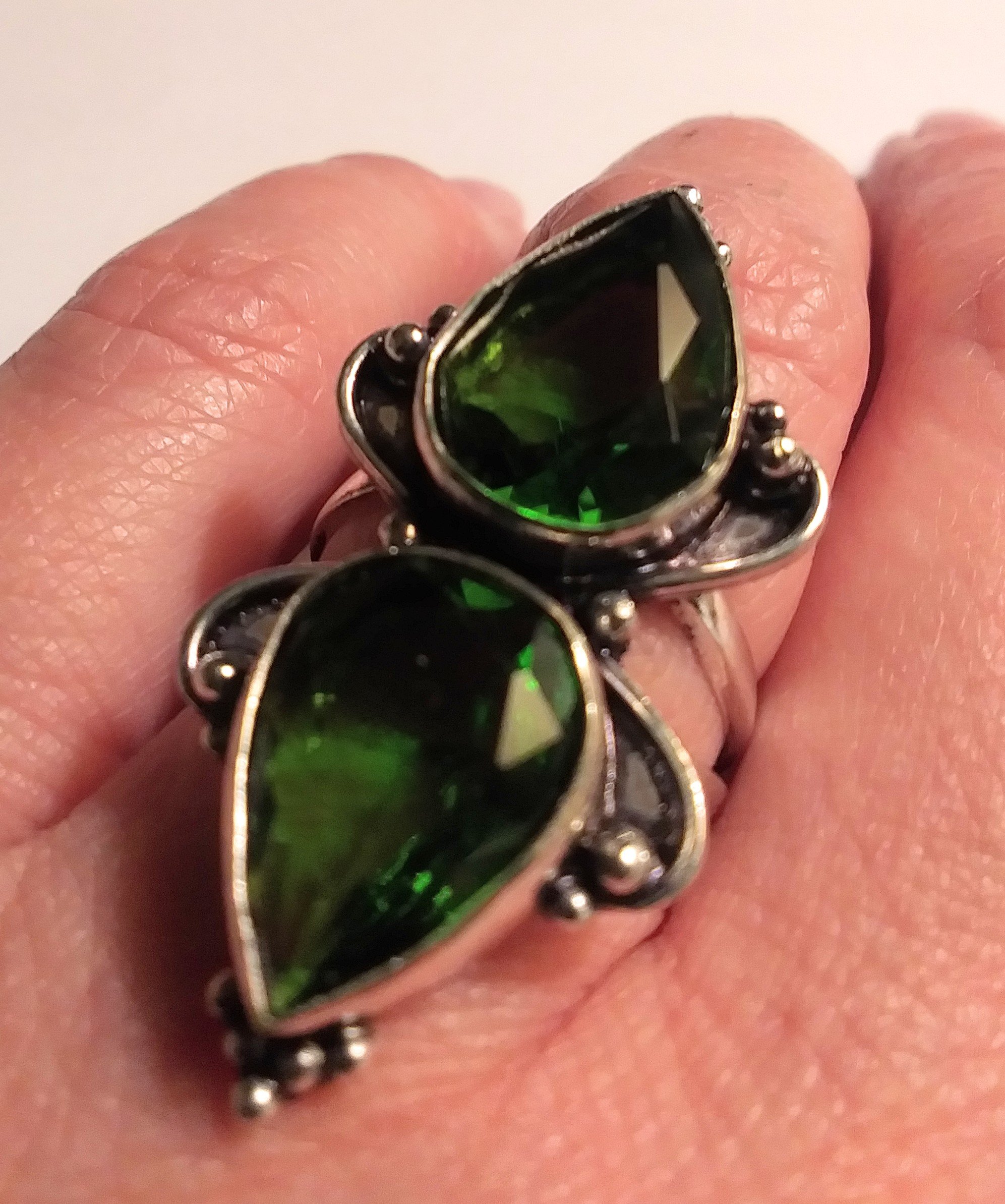 Stunning 925Sterling Silver Peridot Ring