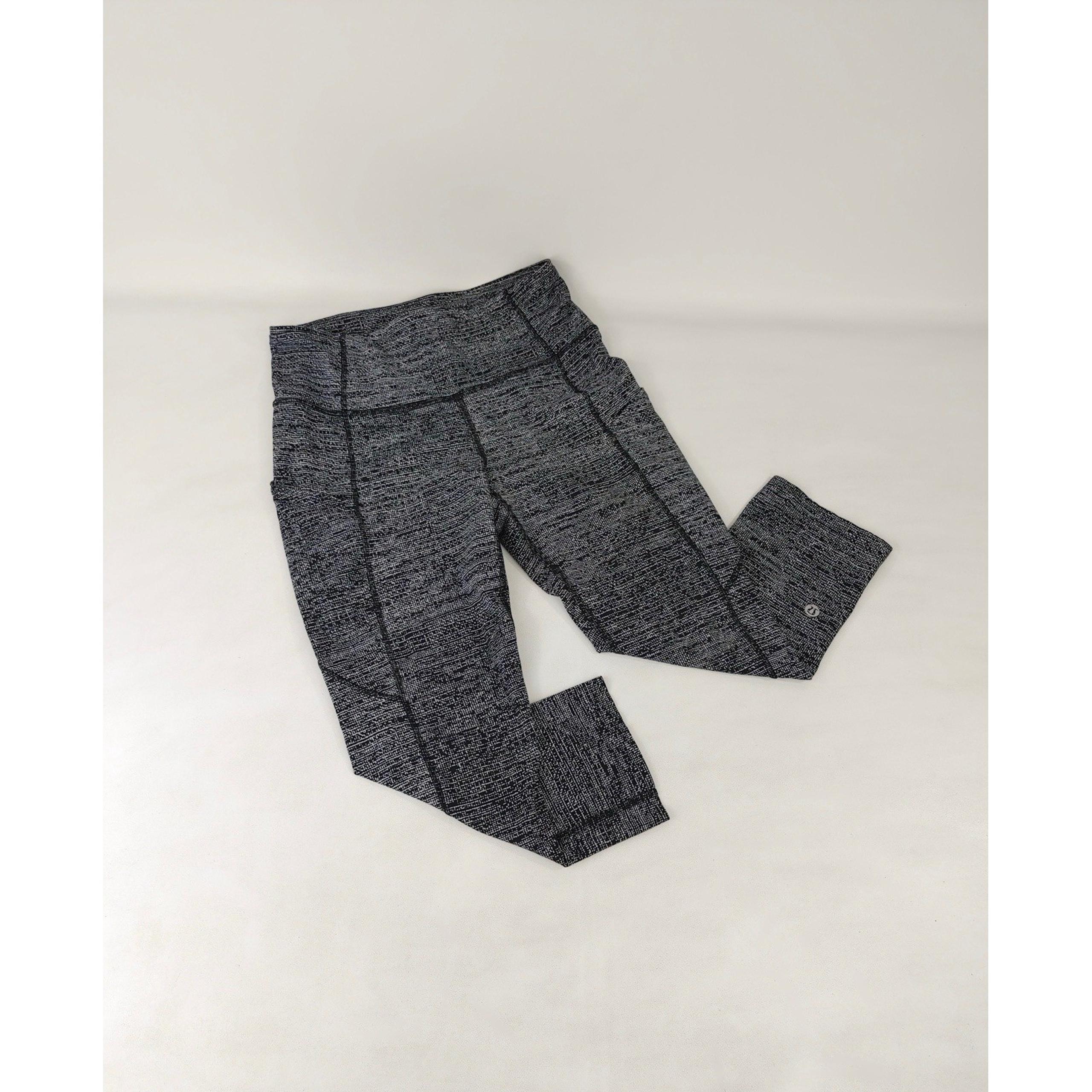 Lululemon Womens Fast Free Crop II Salt Alpine White Black Size 6
