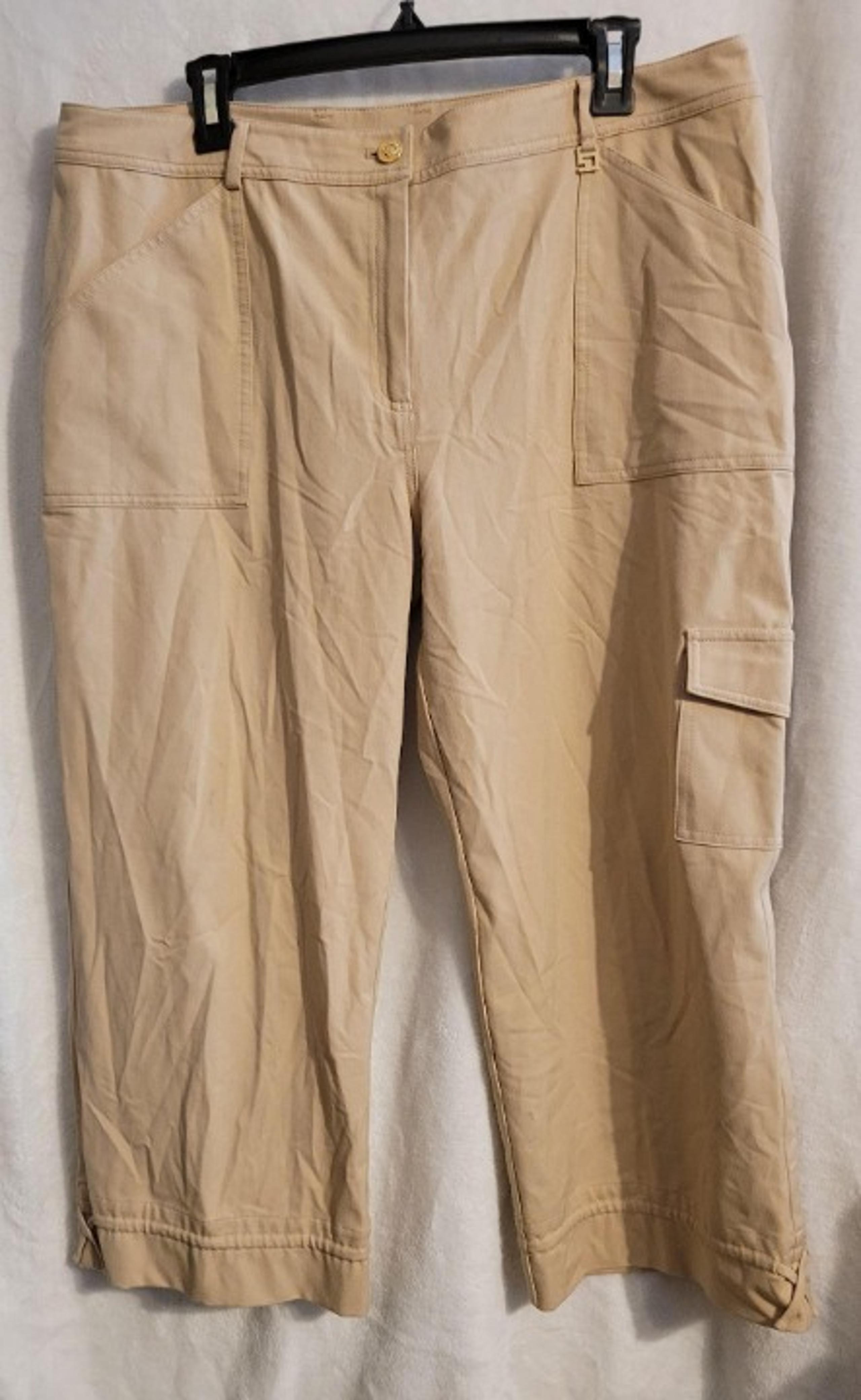 St. John Sport Beige Capri Trouser Sz 16