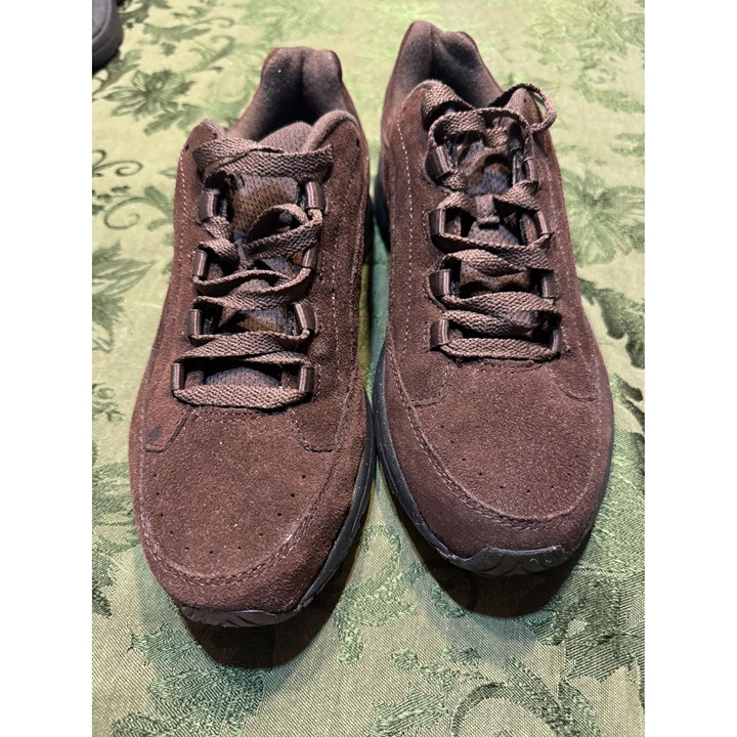 Skechers Catalyst Brown Suede Athletic Shoes NEW - Size 9.5W