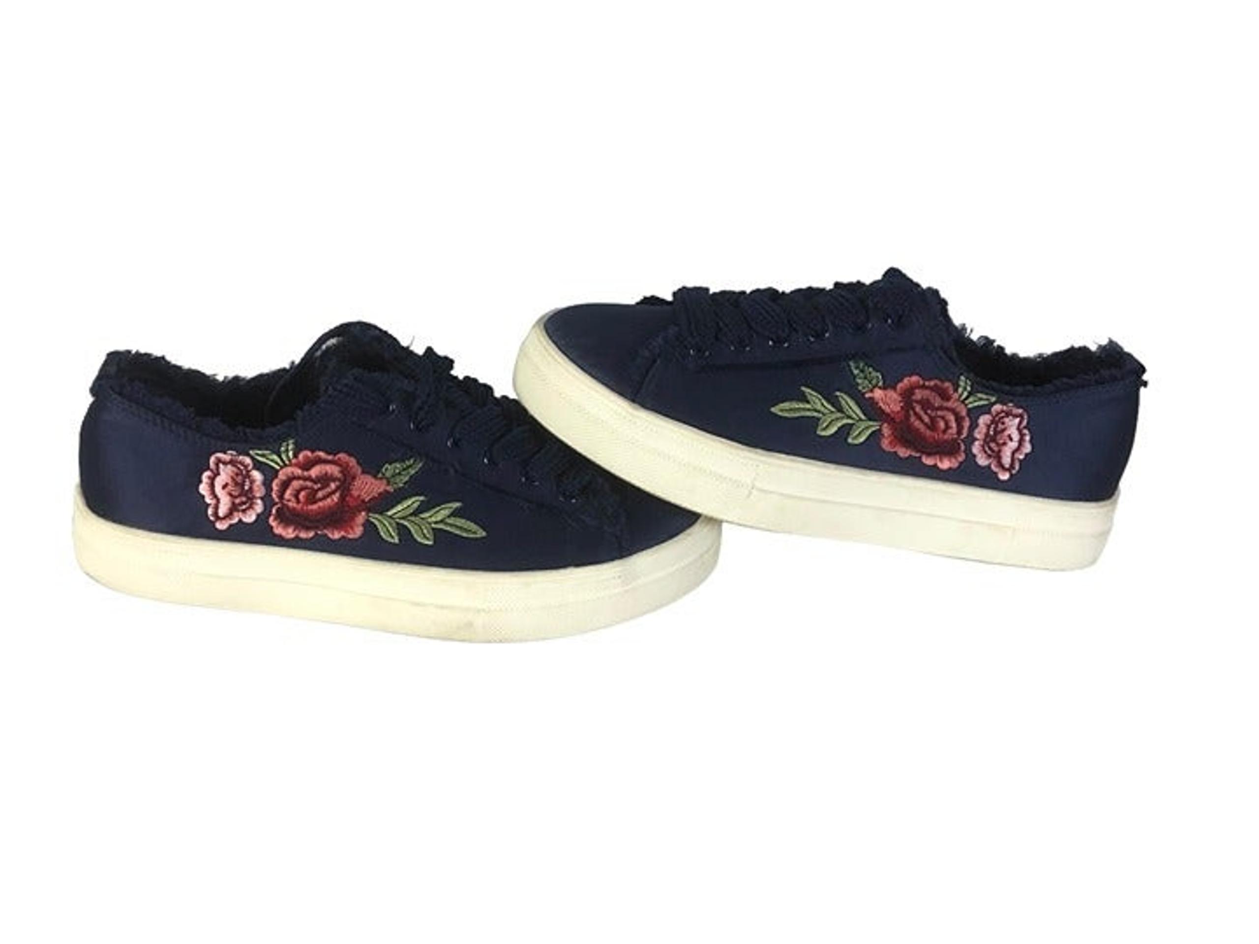 Womens Bebe Valle Sport Sneakers Shoes Floral Low Top Lace Up Embroidered Flower