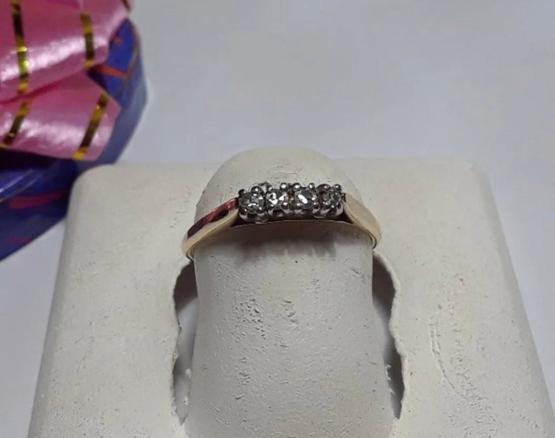 1/8ctw Diamond 14Kt Anniversary Ring