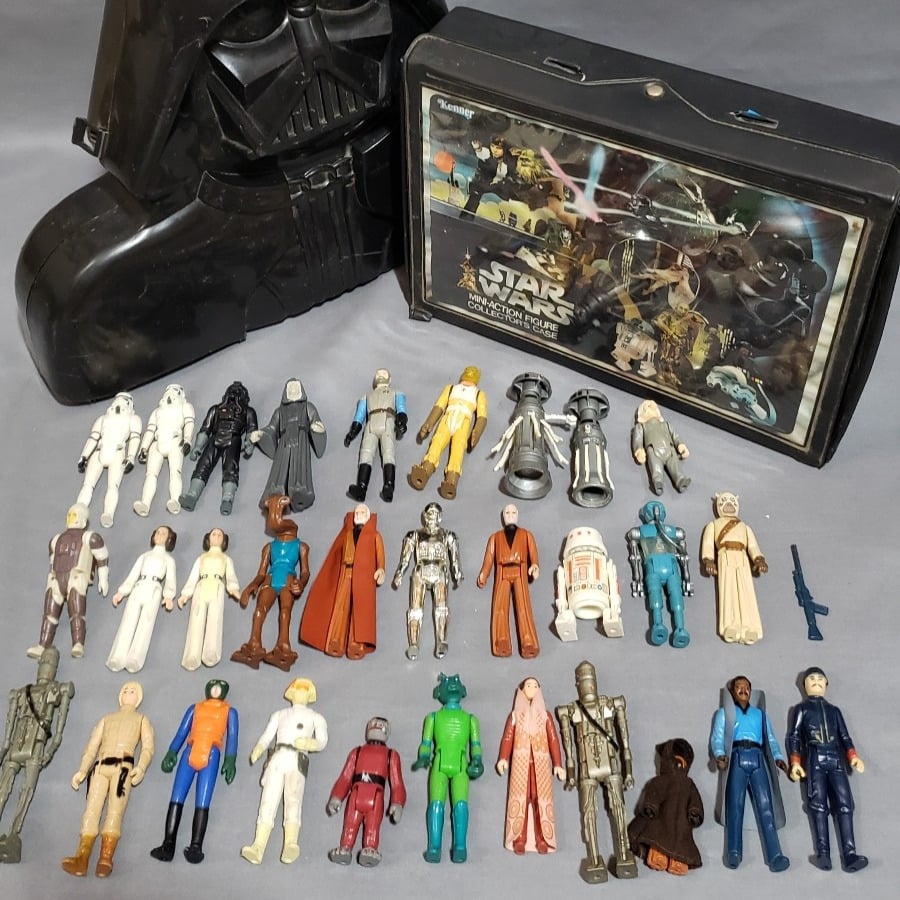 Vintage Star Wars Kenner Action Figures with Cases