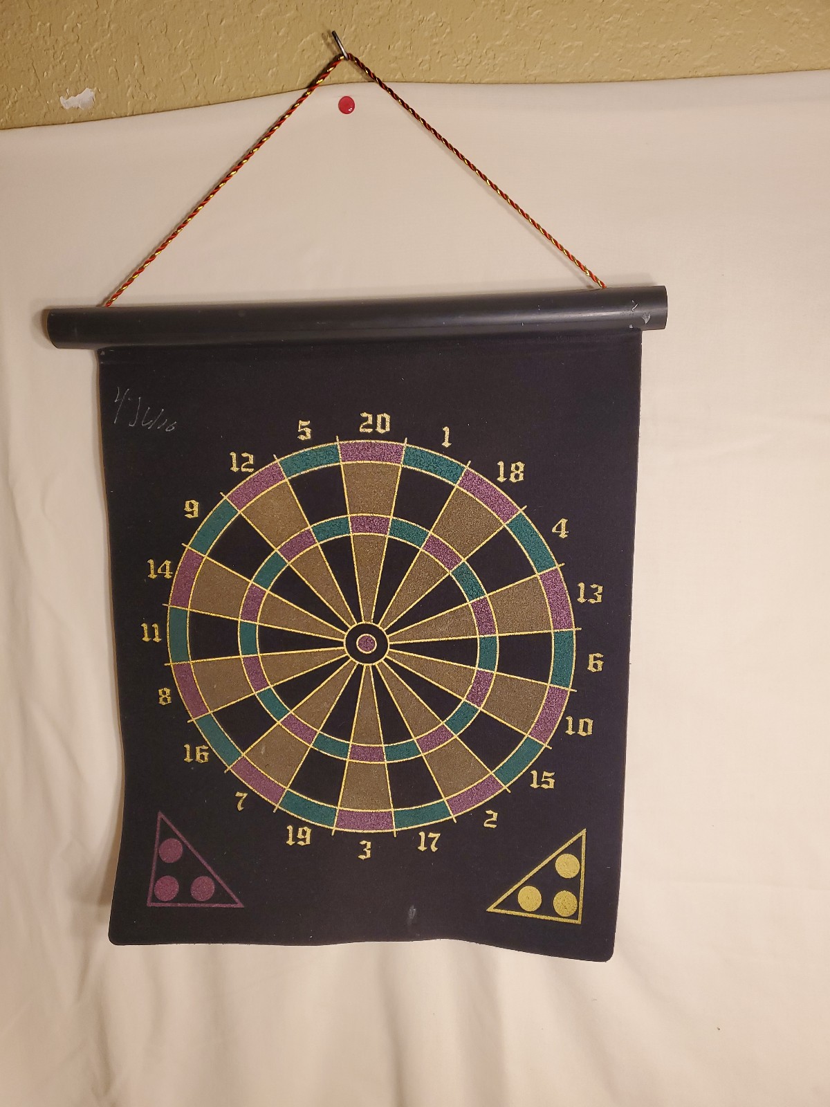 REPLACEMENT MAGNETIC 17 X 14 ROLL UP HANG FELT DART BOARD NO DARTS BOARD ONLY